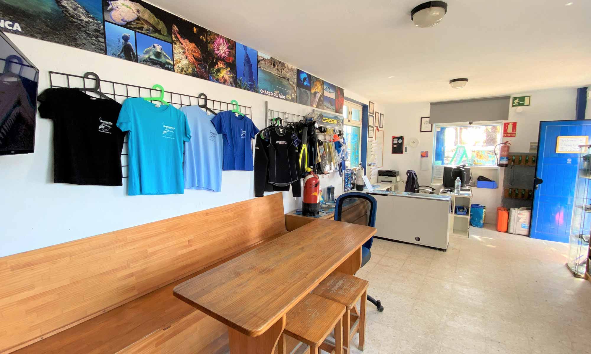 Slow Dive Atlantik Kanarische Inseln Aquatis Diving Center Lanzarote Tauchshop