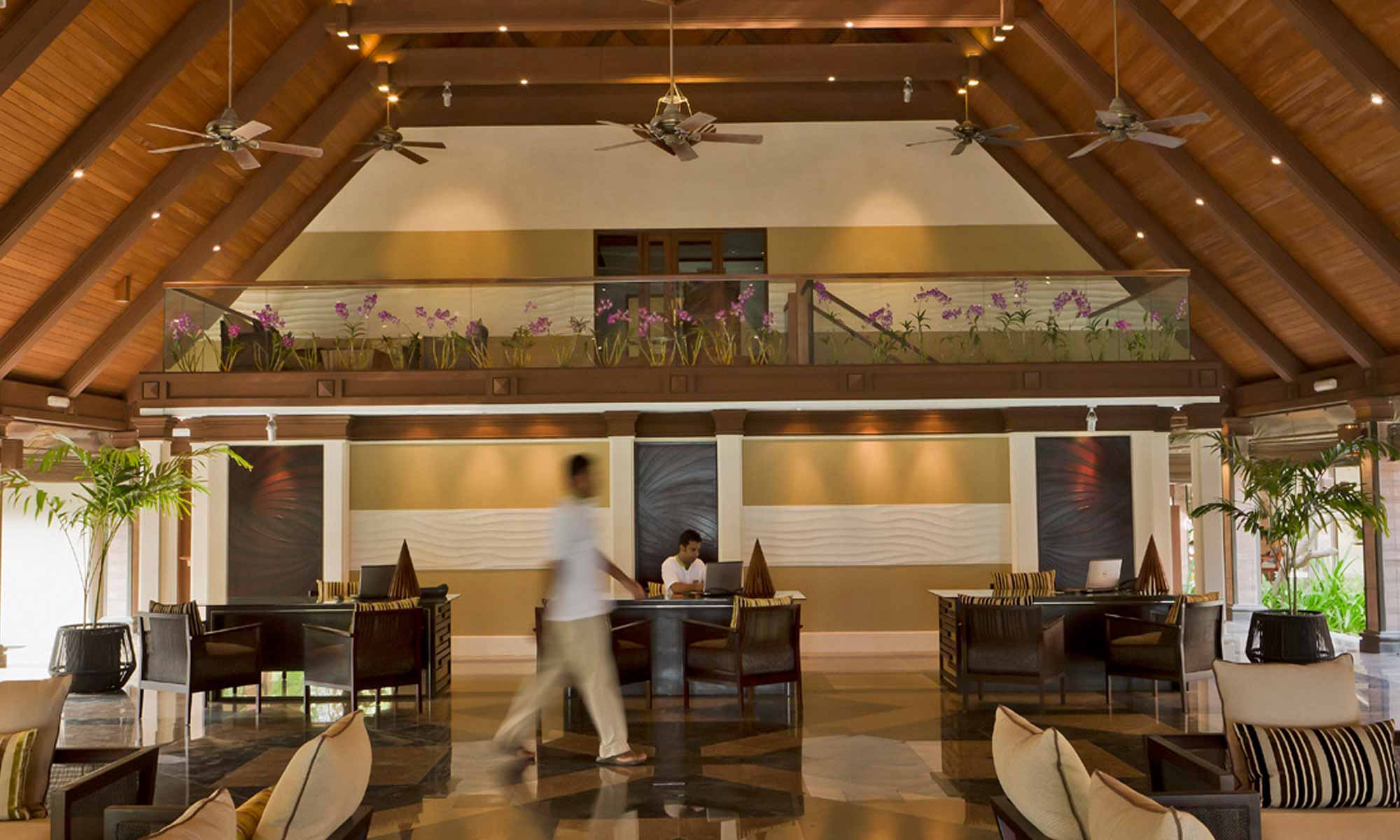 Slow Dive Indischer Ozean Malediven Kurumba Maldives Lobby