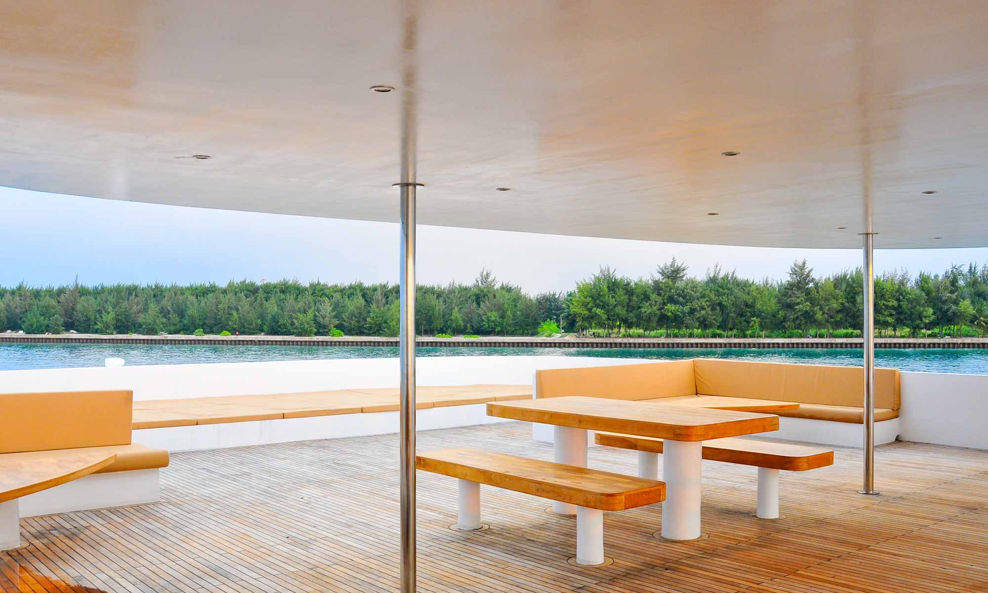 Slow Dive Indischer Ozean Malediven Adora Sonnendeck