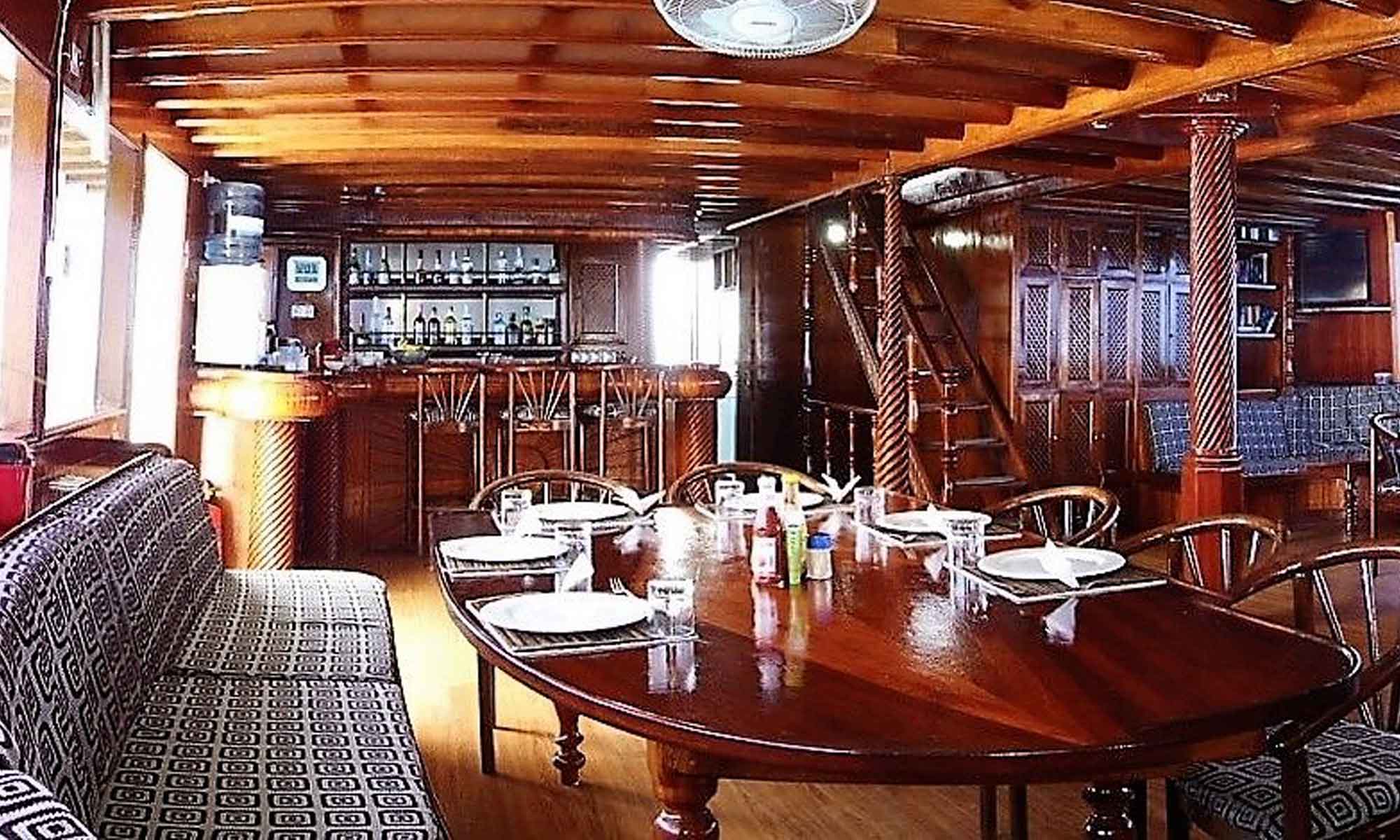 Slow Dive Indischer Ozean Malediven Amba Loung Salon