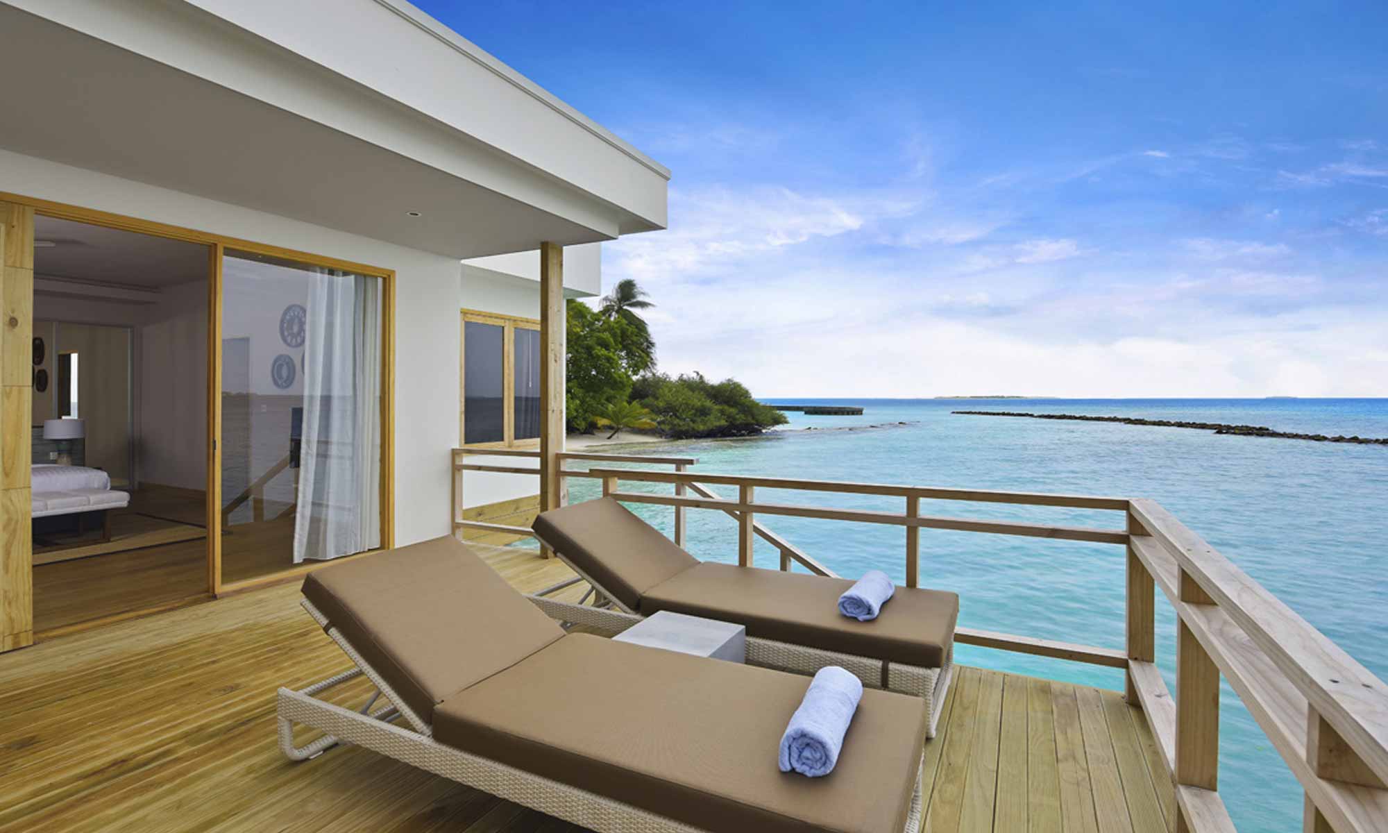 Slow Dive Indischer Ozean Malediven Dhigali Maldives Wasserbungalow