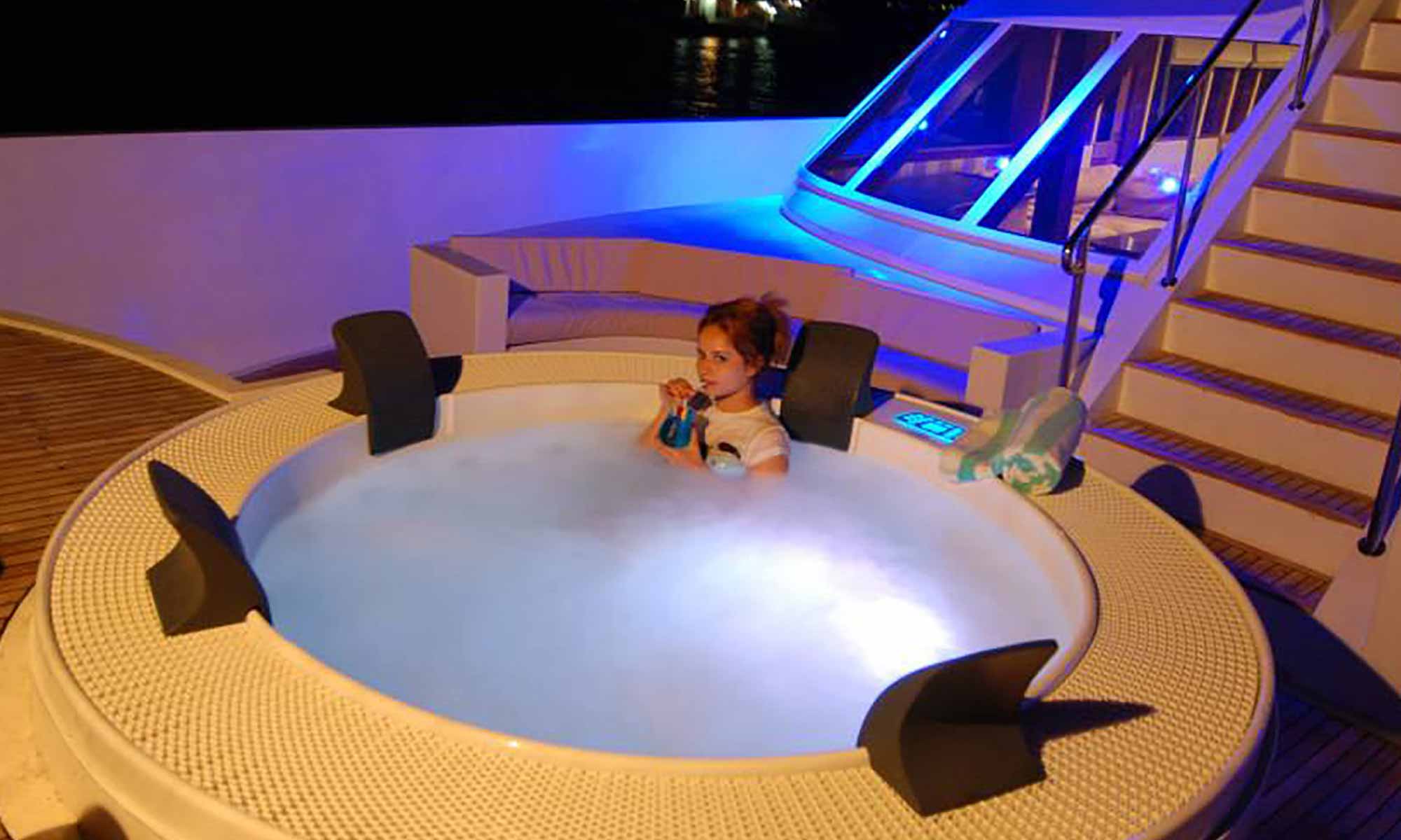 Slow Dive Indischer Ozean Malediven Emperor Leo Jacuzzi