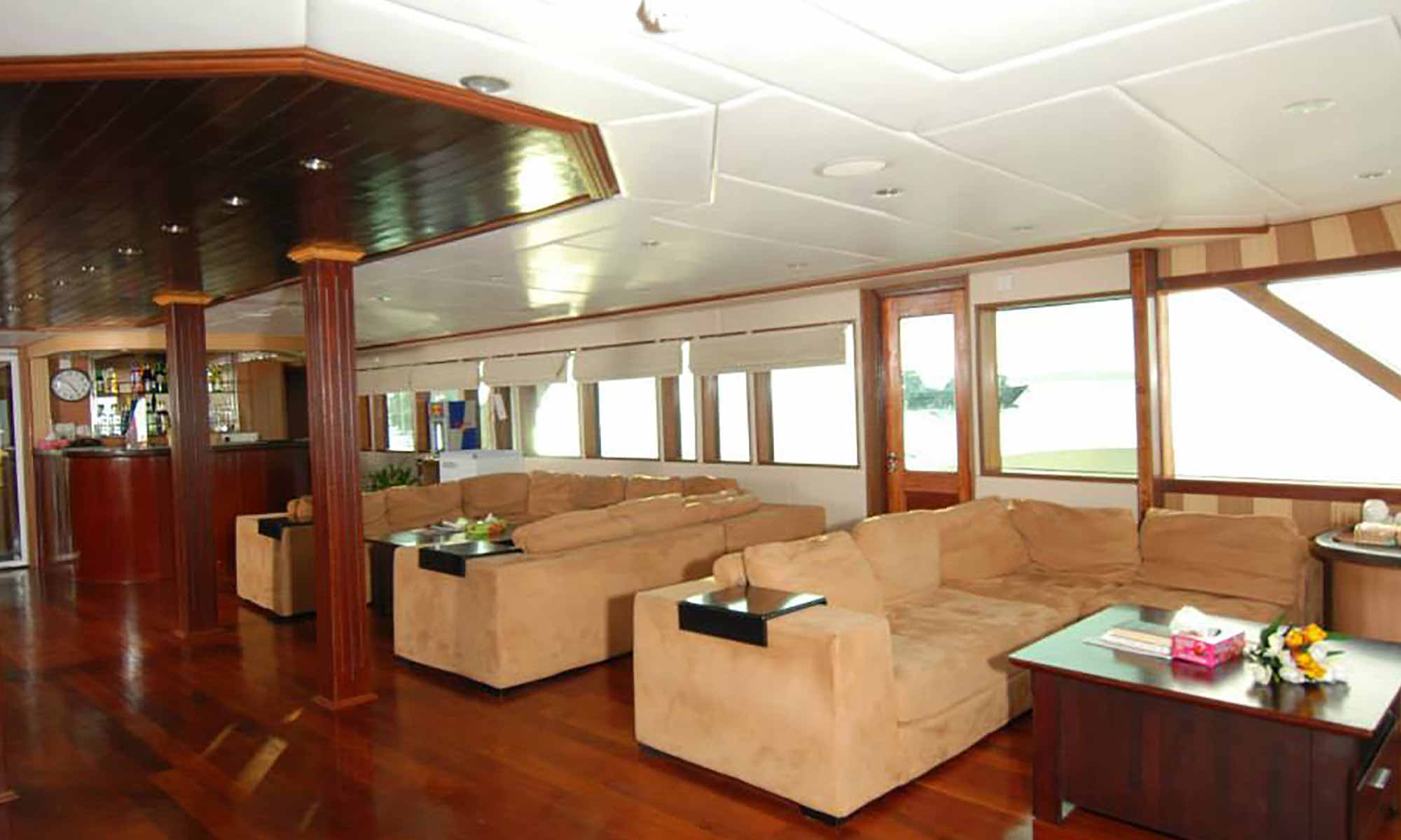 Slow Dive Indischer Ozean Malediven Emperor Leo Lounge