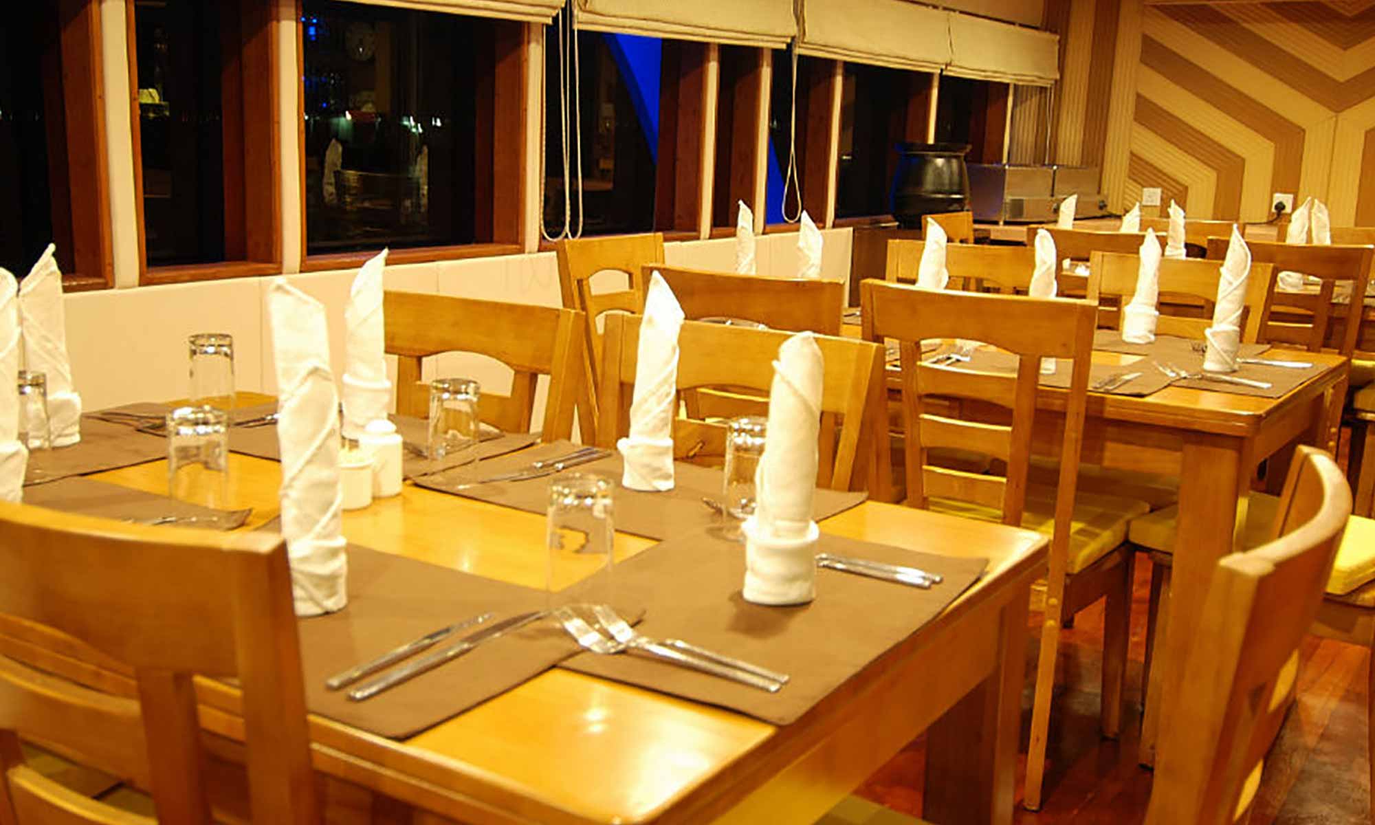 Slow Dive Indischer Ozean Malediven Emperor LeoTisch