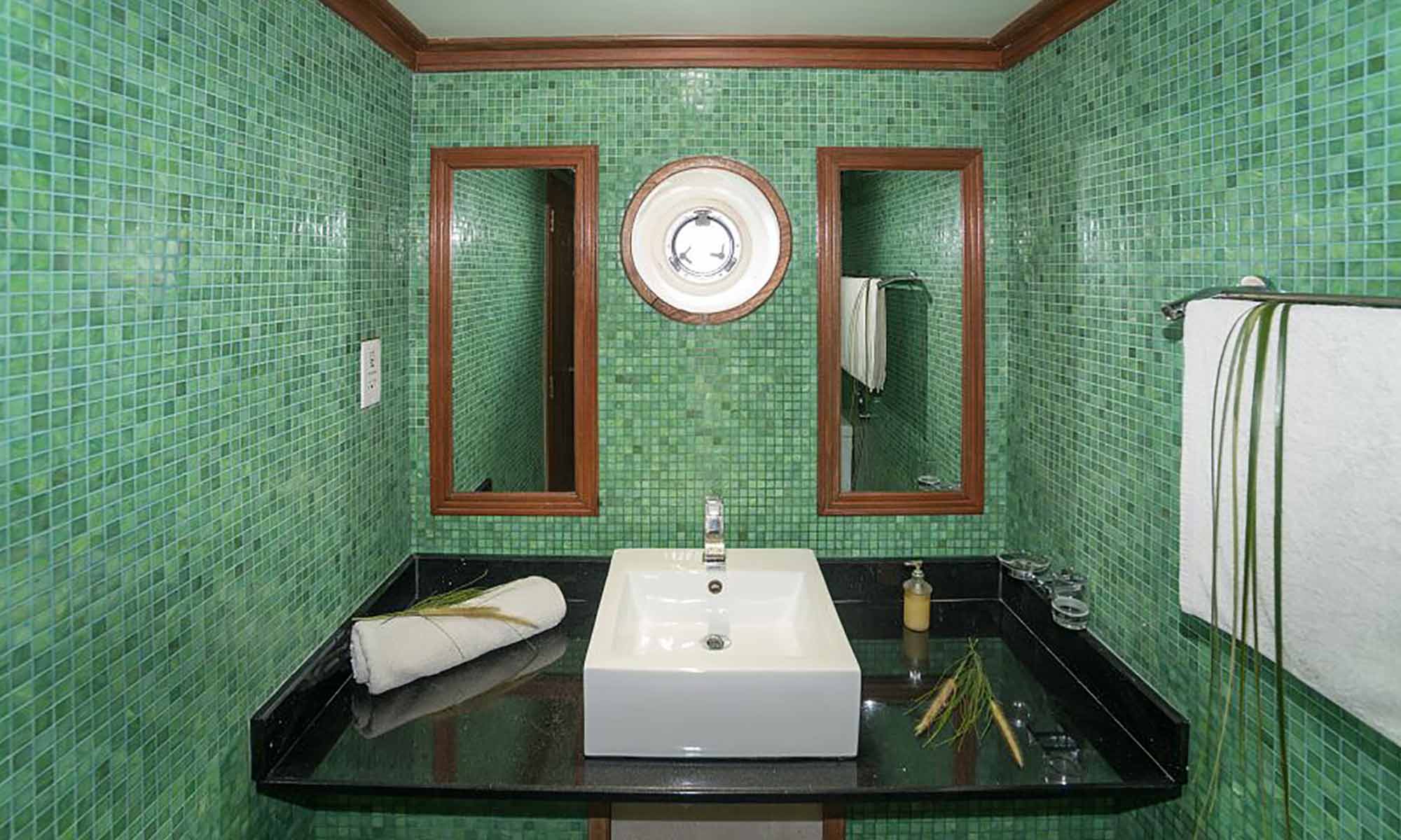 Slow Dive Indischer Ozean Malediven Emperor Toilette