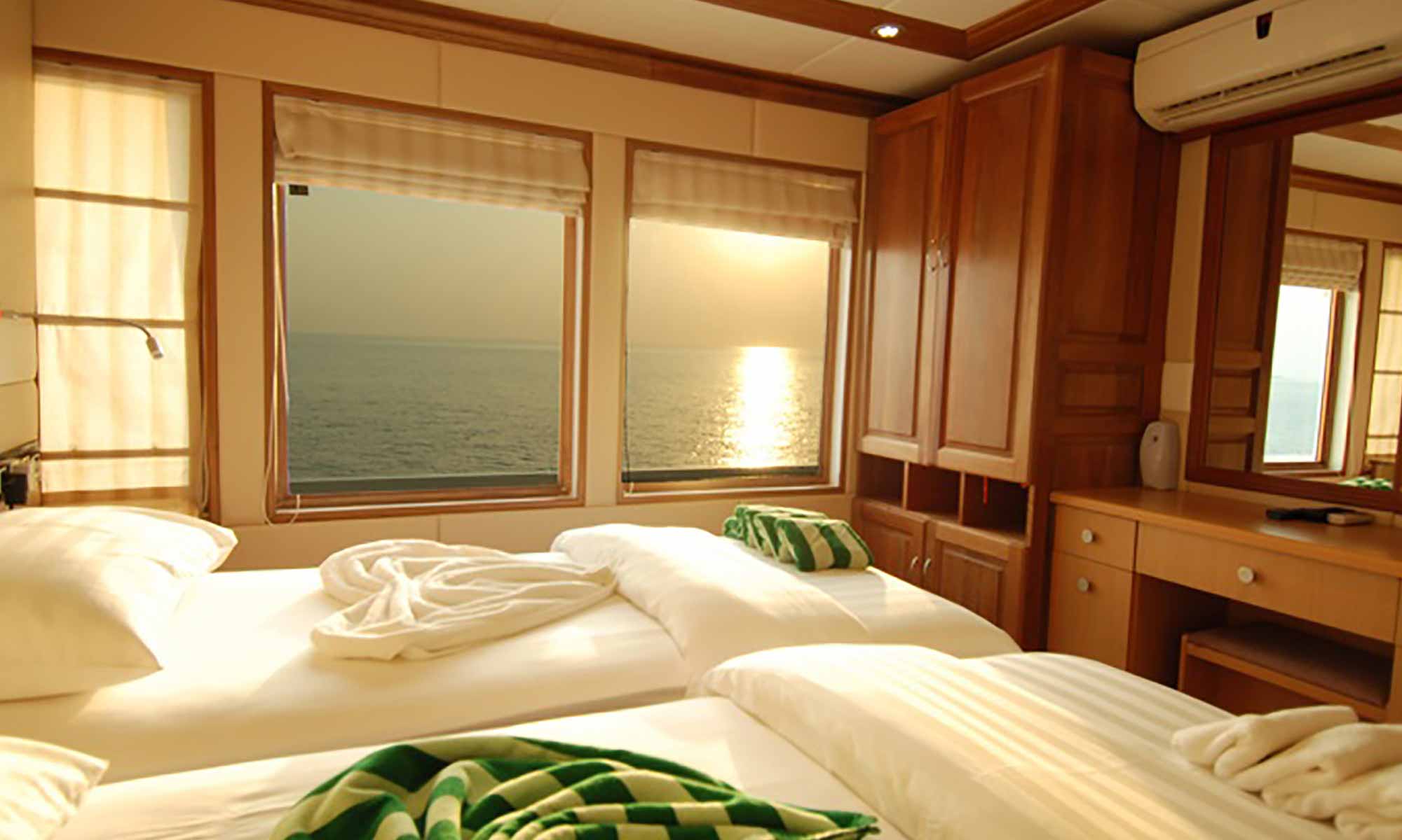 Slow Dive Indischer Ozean Malediven Emperor Virgo Oberdeck Twinkabine