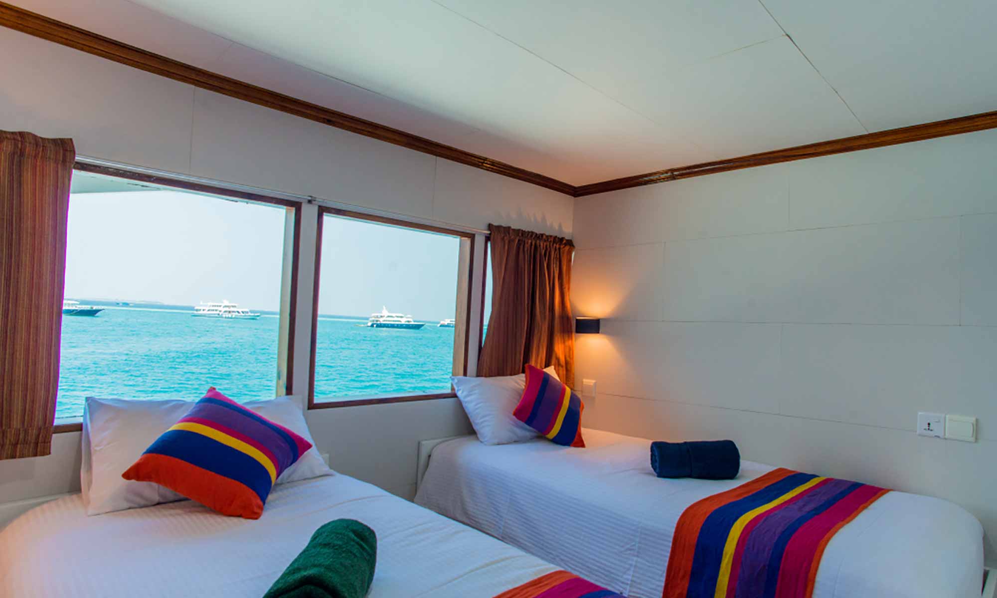 Slow Dive Indischer Ozean Malediven Emperor Voyager Oberdeck Twinkabine