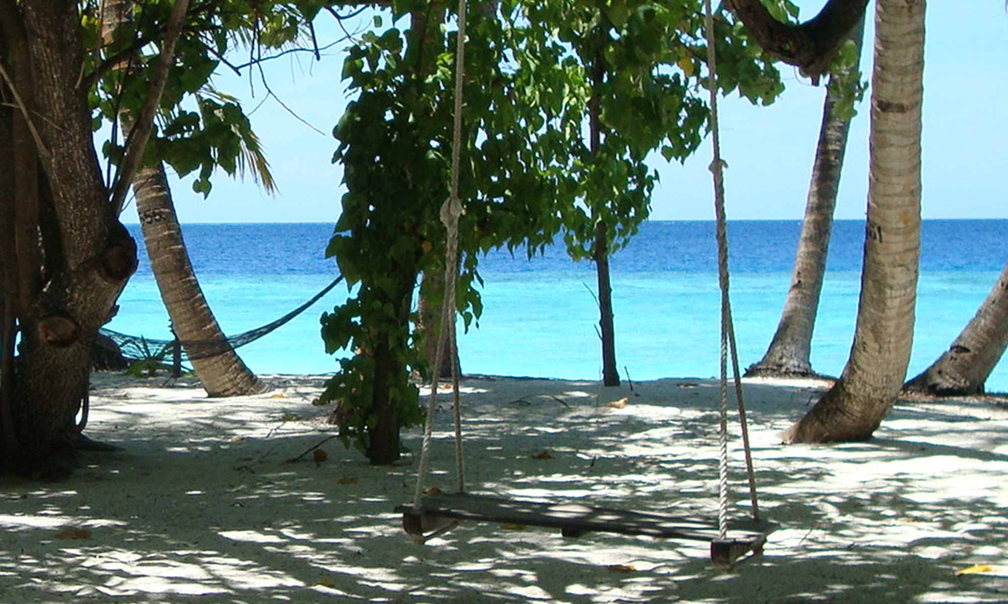 Slow Dive Indischer Ozean Malediven Eriyadu Island Resort Strand