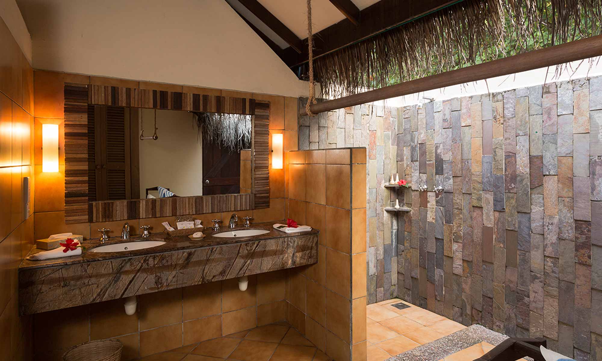 Slow Dive Indischer Ozean Malediven Filitheyo Island Resort Bad