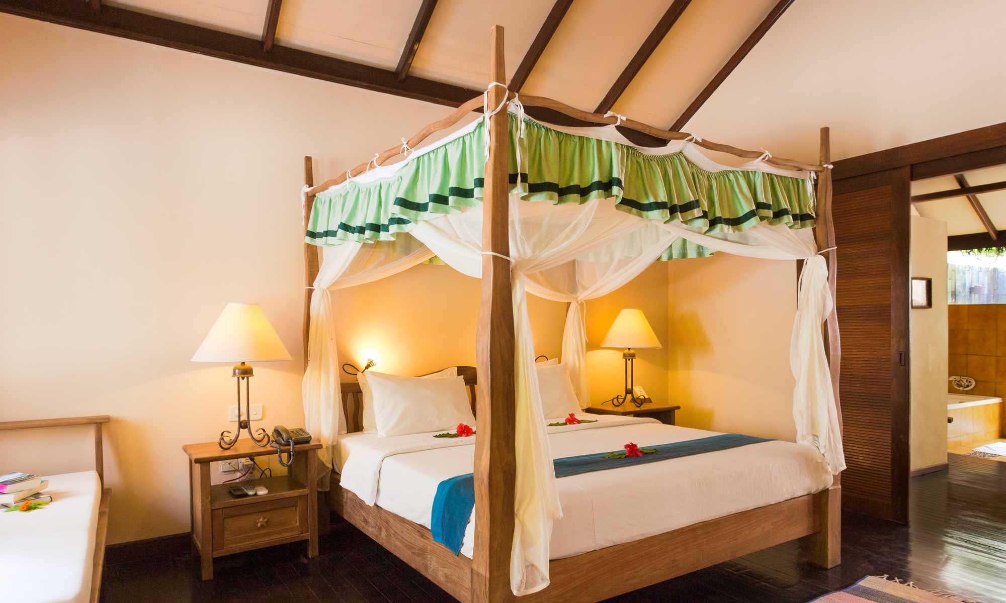 Slow Dive Indischer Ozean Malediven Filitheyo Island Resort Bett