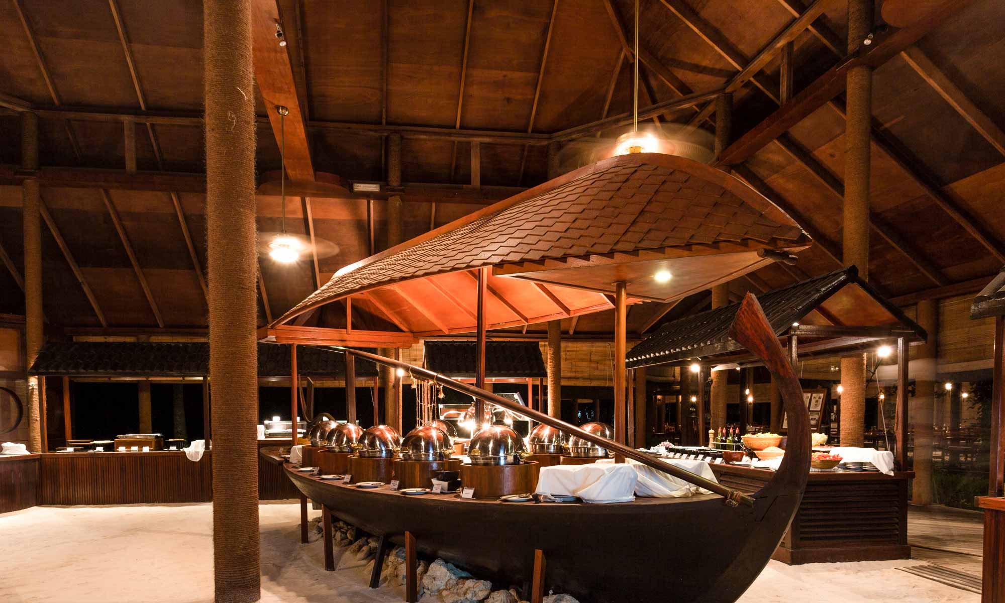 Slow Dive Indischer Ozean Malediven Filitheyo Island Resort Restaurant Buffet