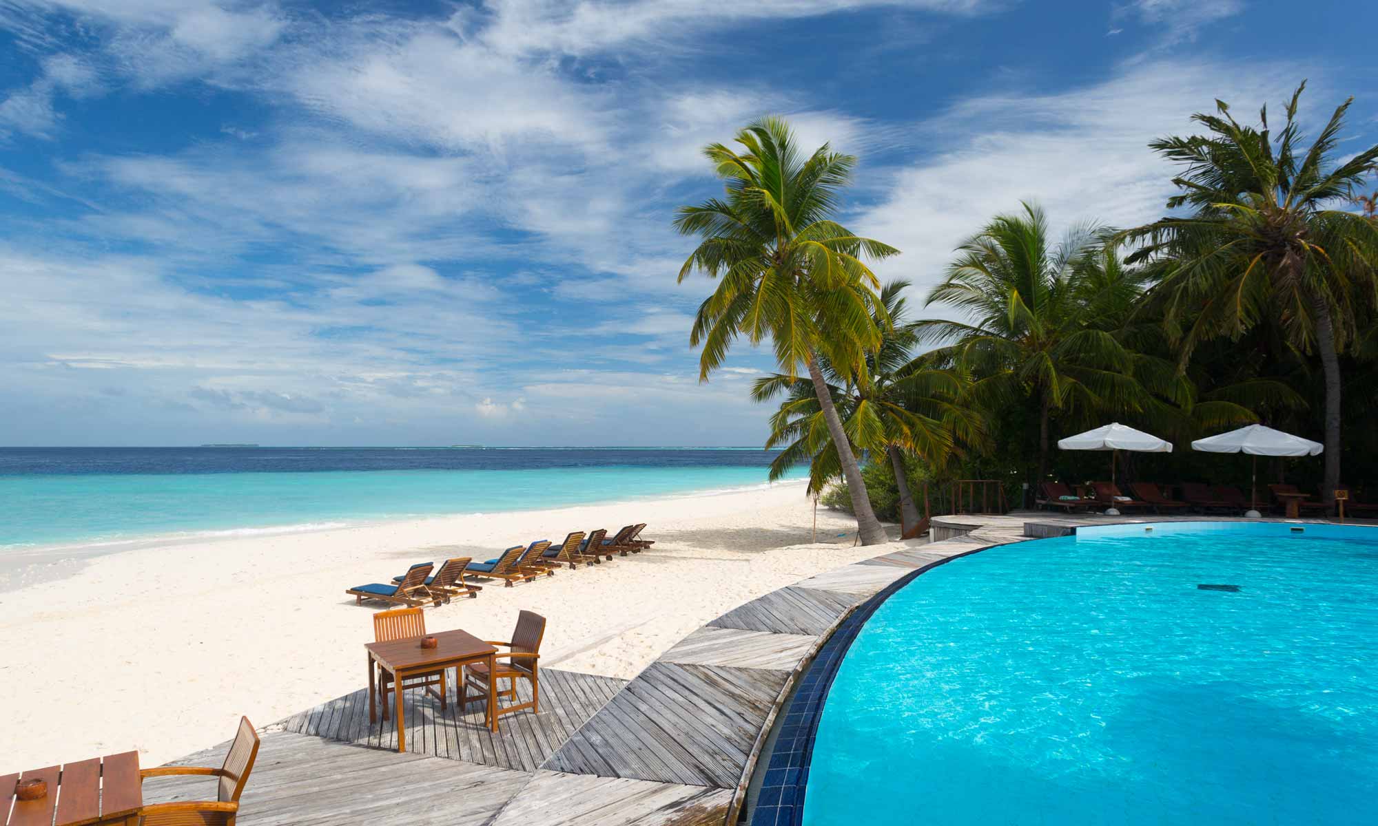 Slow Dive Indischer Ozean Malediven Filitheyo Island Resort Strand Pool