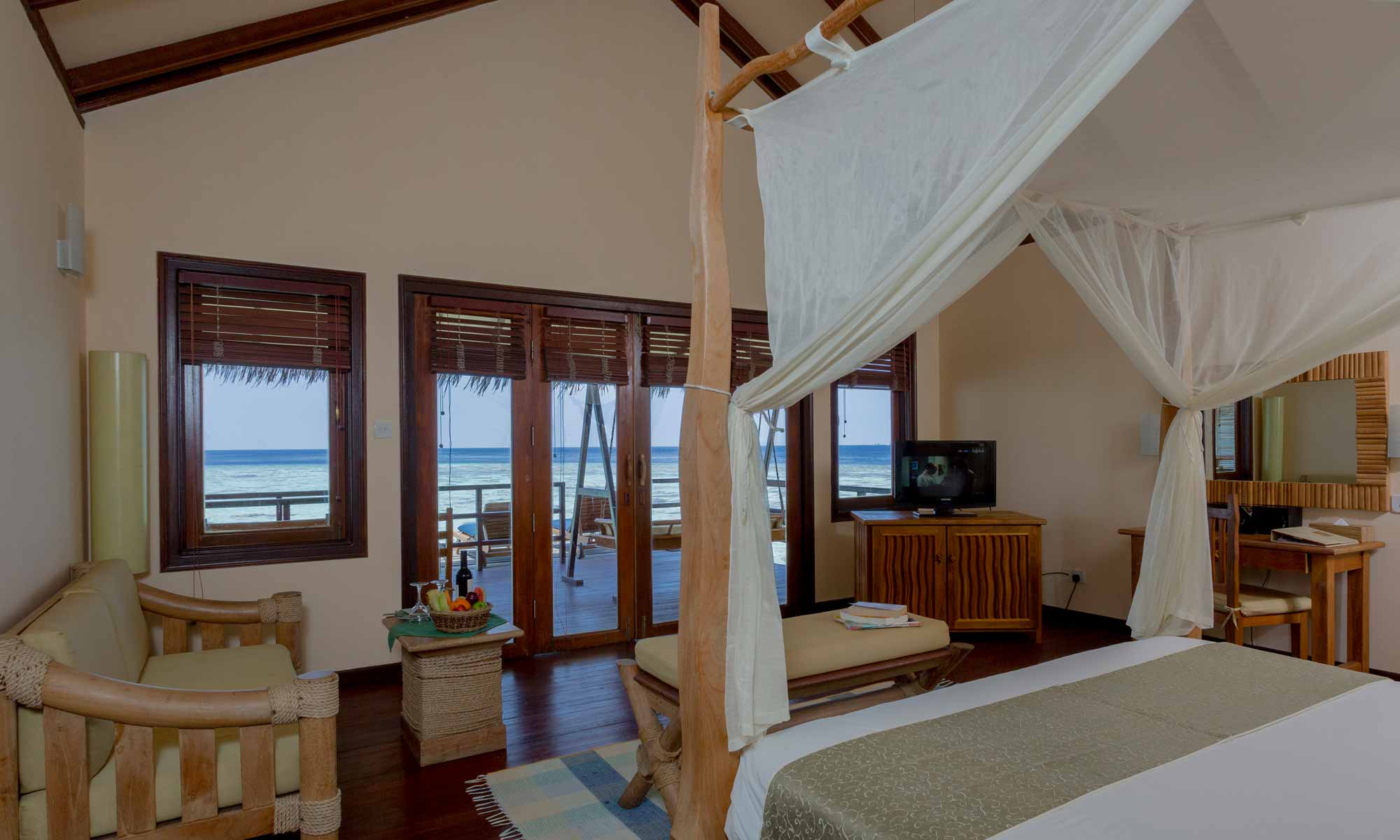 Slow Dive Indischer Ozean Malediven Filitheyo Island Resort Waterbungalow