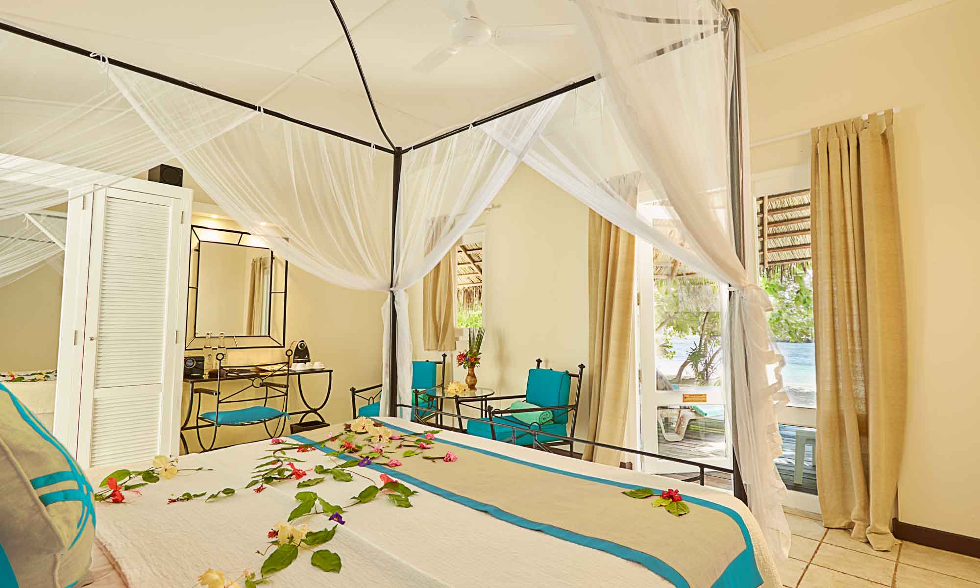 Slow Dive Indischer Ozean Malediven Kuredu Island Resort Bungalow