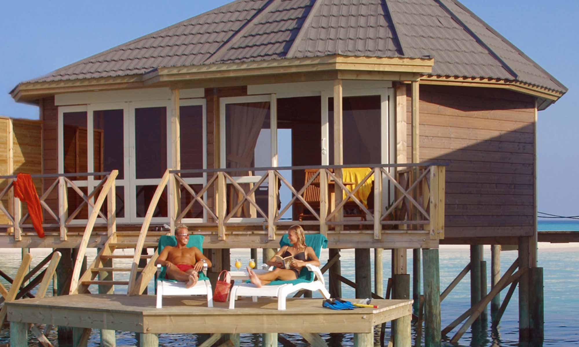 Slow Dive Indischer Ozean Malediven Kuredu Island Resort Water Bungalow