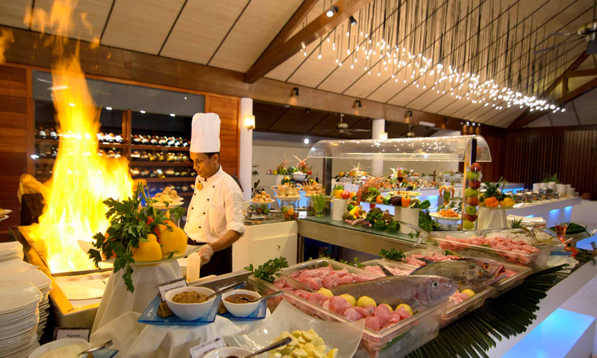 Slow Dive Indischer Ozean Malediven Lily Beach Resort Buffet