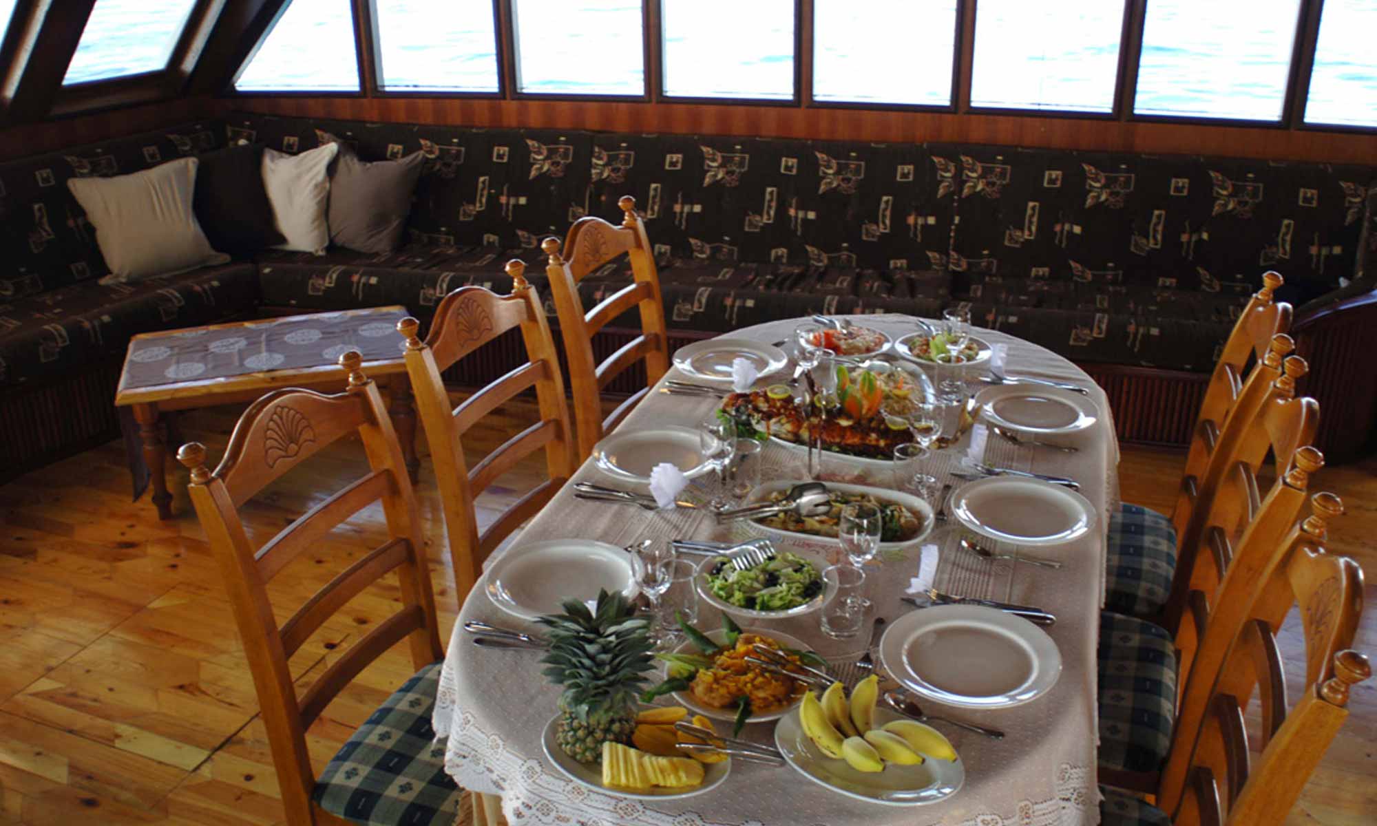 Slow Dive Indischer Ozean Malediven Mariana Buffet