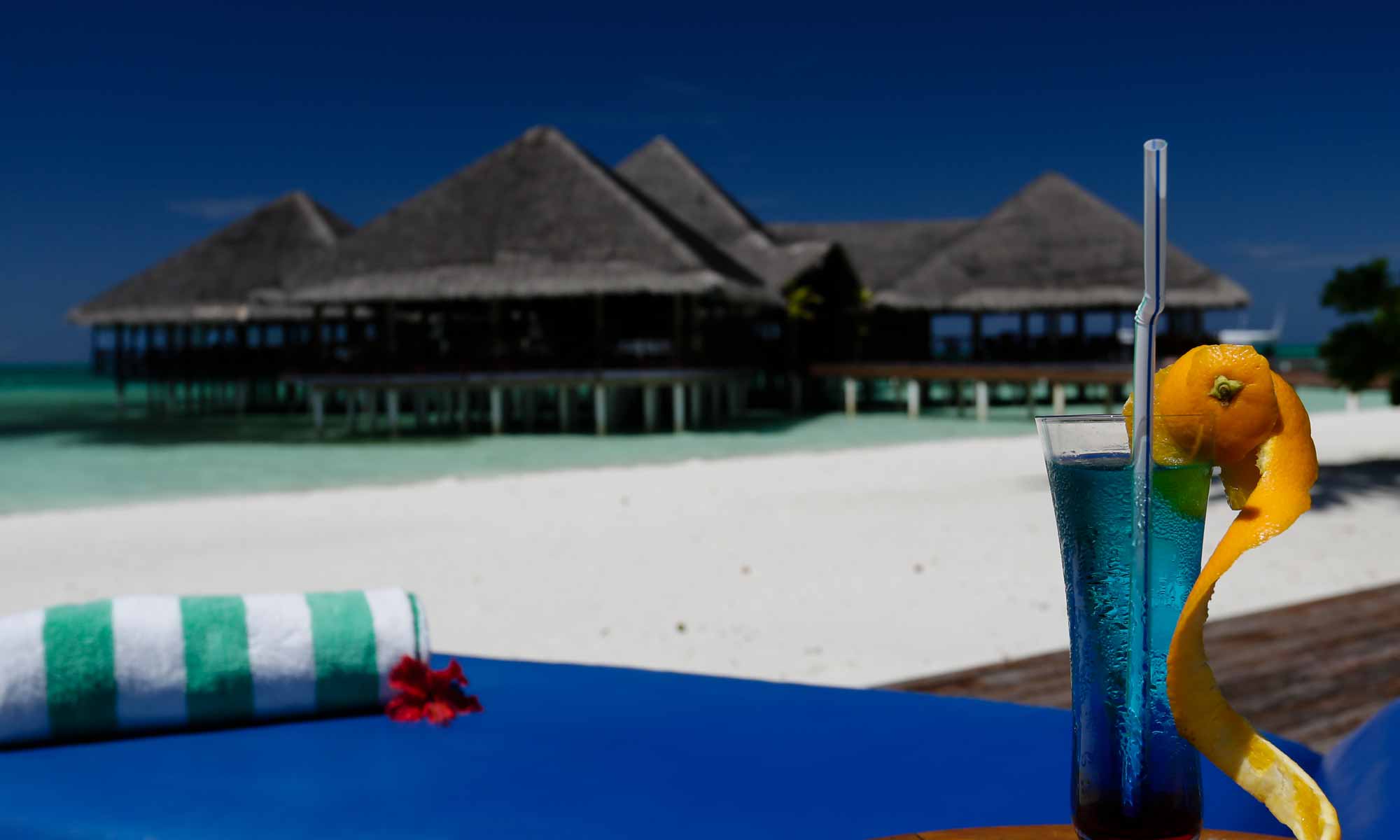 Slow Dive Indischer Ozean Malediven Medhufushi Island Resort Cocktail