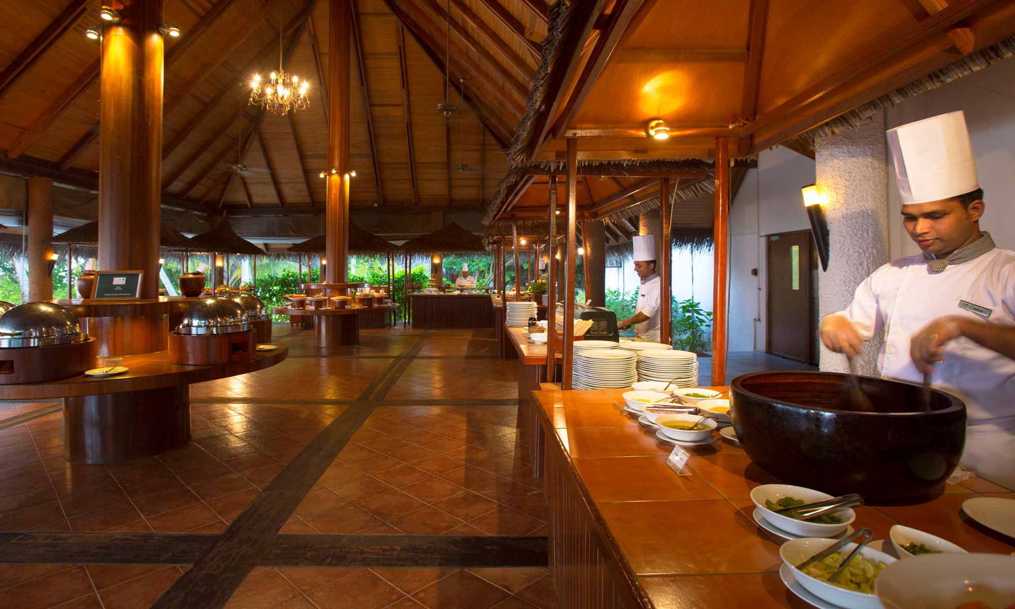 Slow Dive Indischer Ozean Malediven Medhufushi Island Resort Restaurant