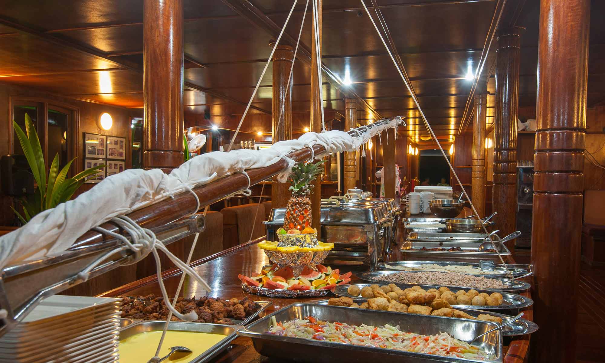 Slow Dive Indischer Ozean Malediven Nautilus Two Buffet