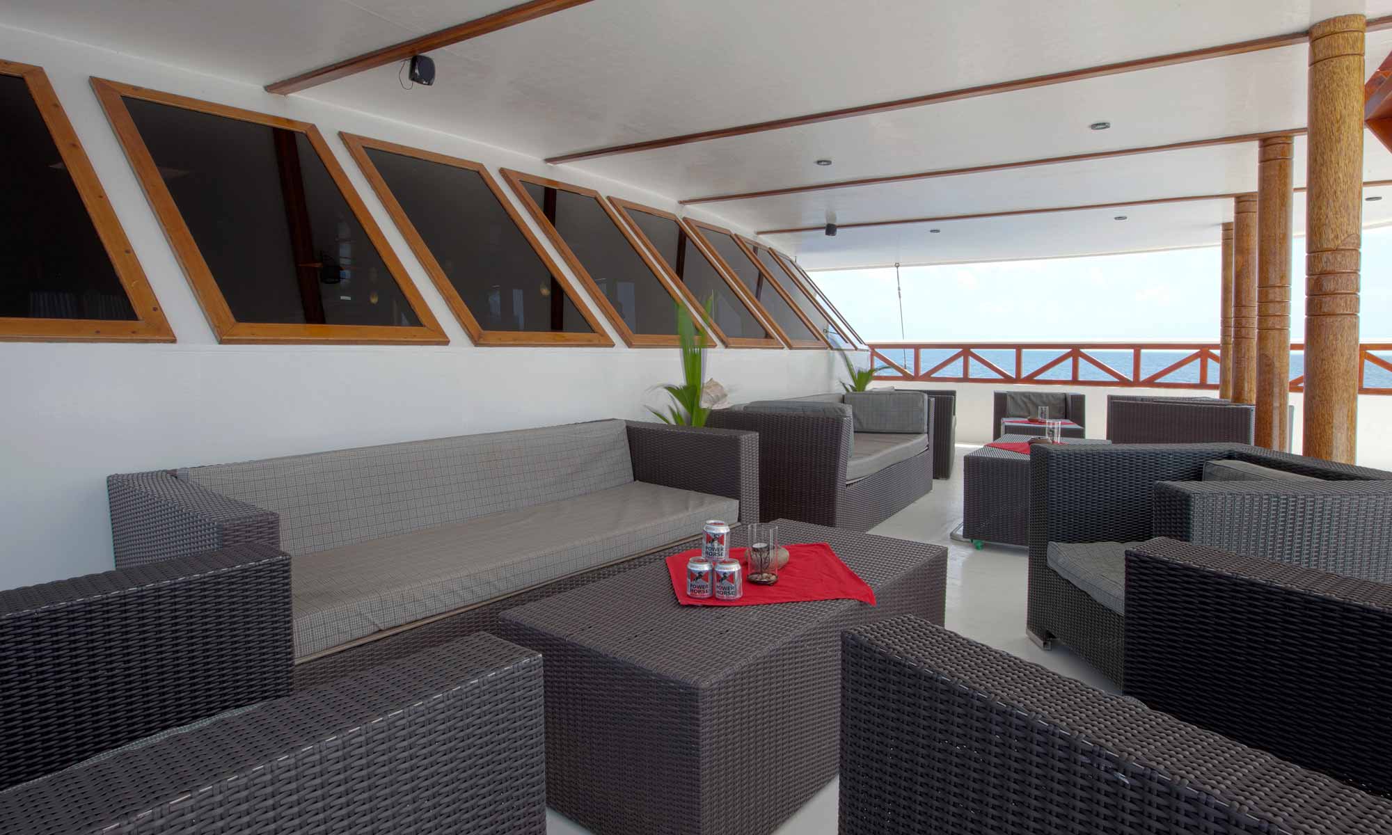 Slow Dive Indischer Ozean Malediven Nautilus Two Kabine Lounge