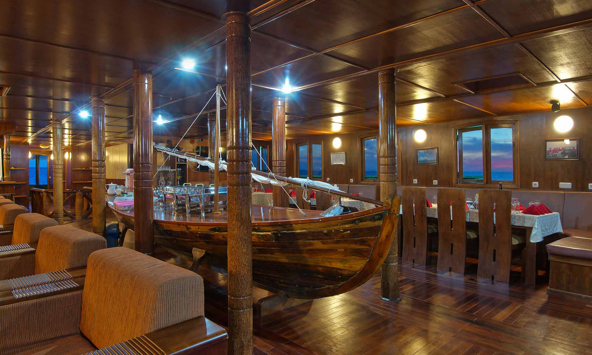 Slow Dive Indischer Ozean Malediven Nautilus Two Salon