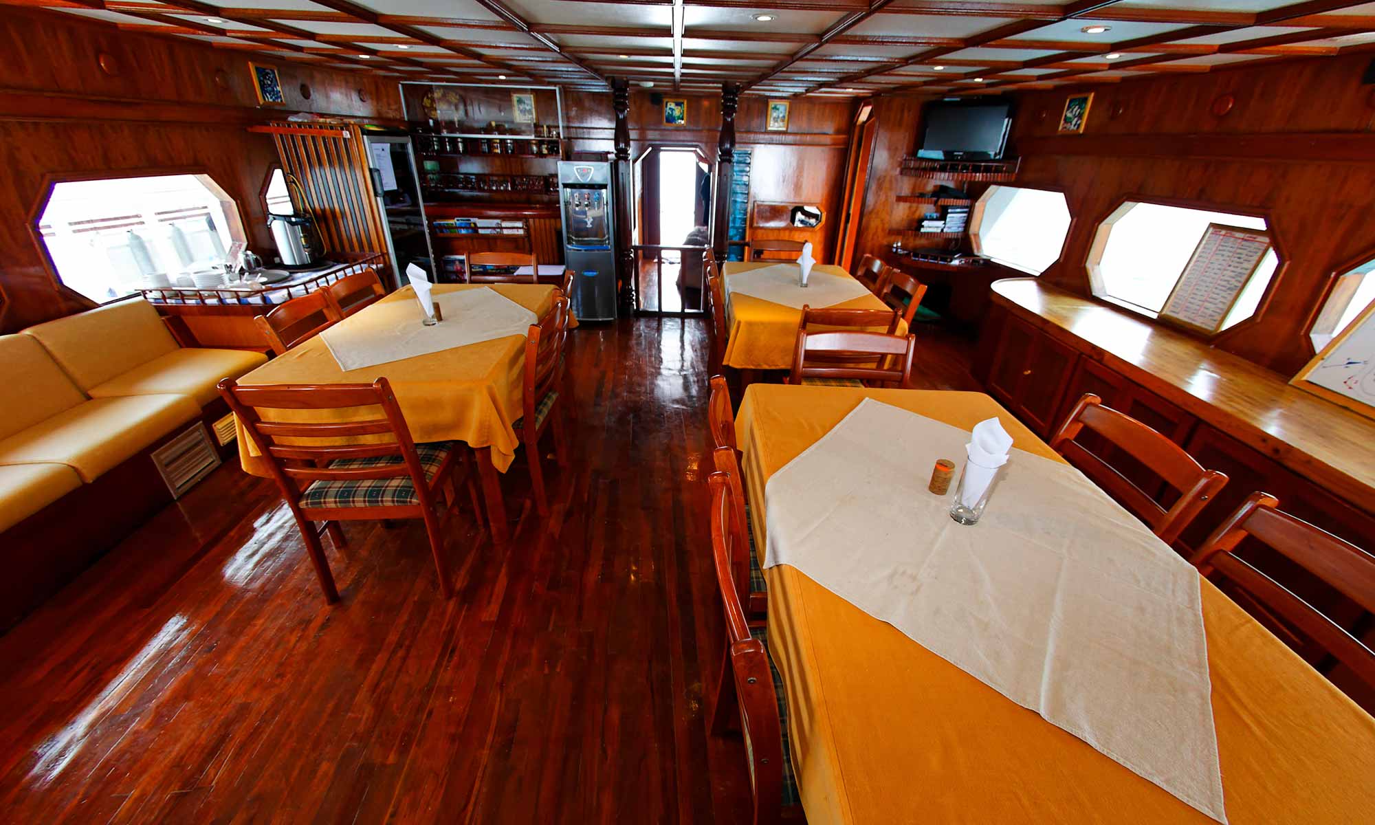 Slow Dive Indischer Ozean Malediven Sheena Restaurant