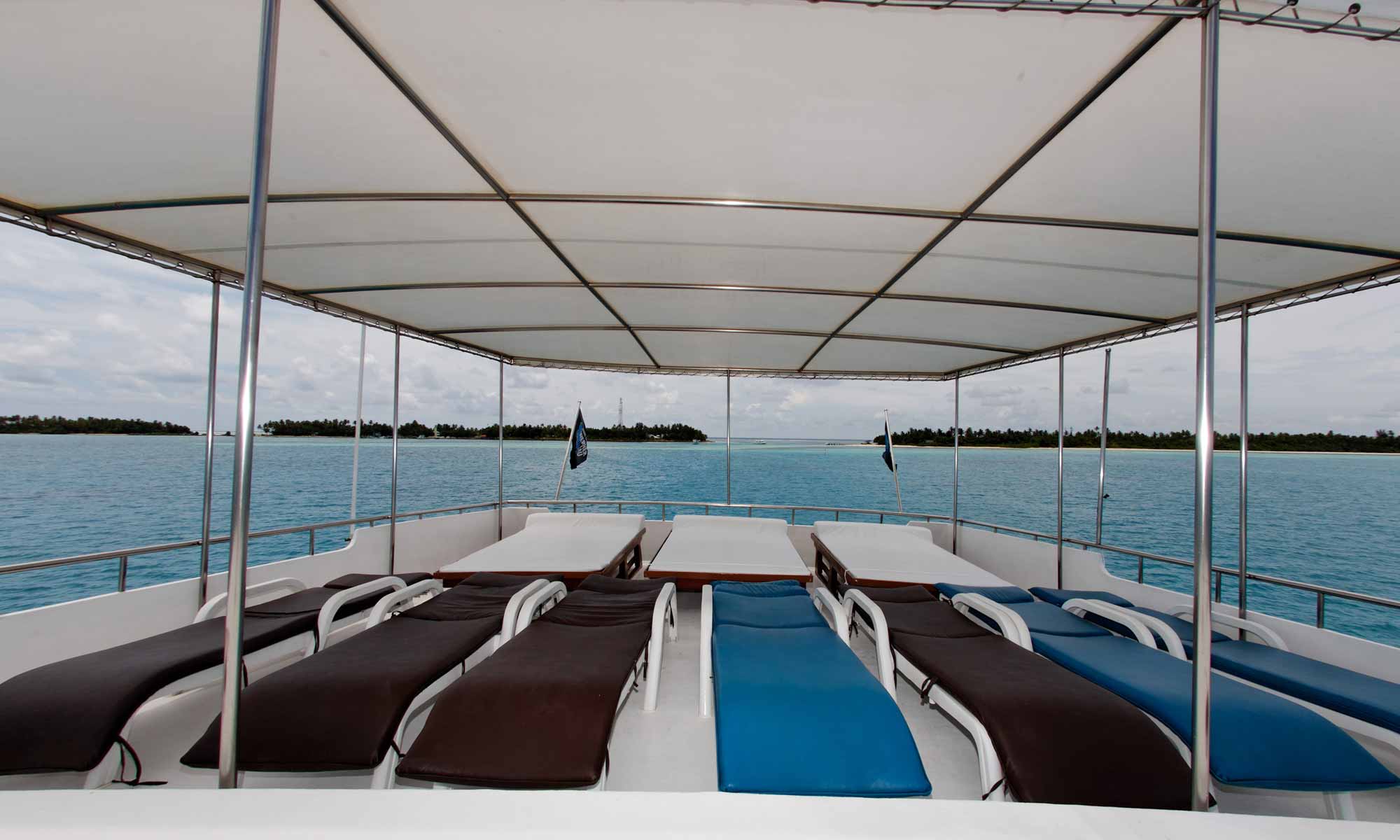 Slow Dive Indischer Ozean Malediven Sheena Sonnendeck