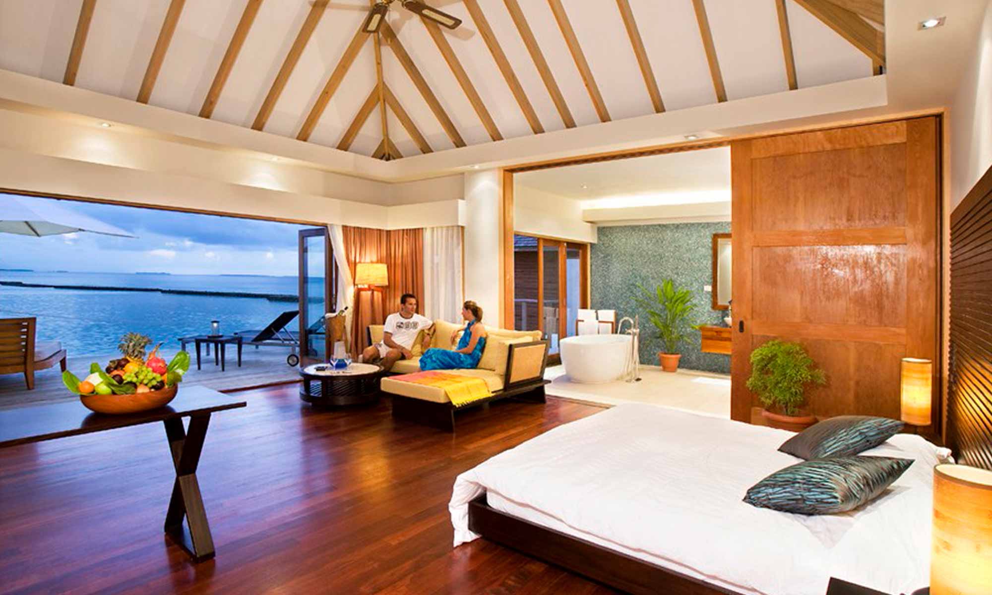 Slow Dive Indischer Ozean Malediven Vakarufalhi Island Resort Ocean Front Bungalow