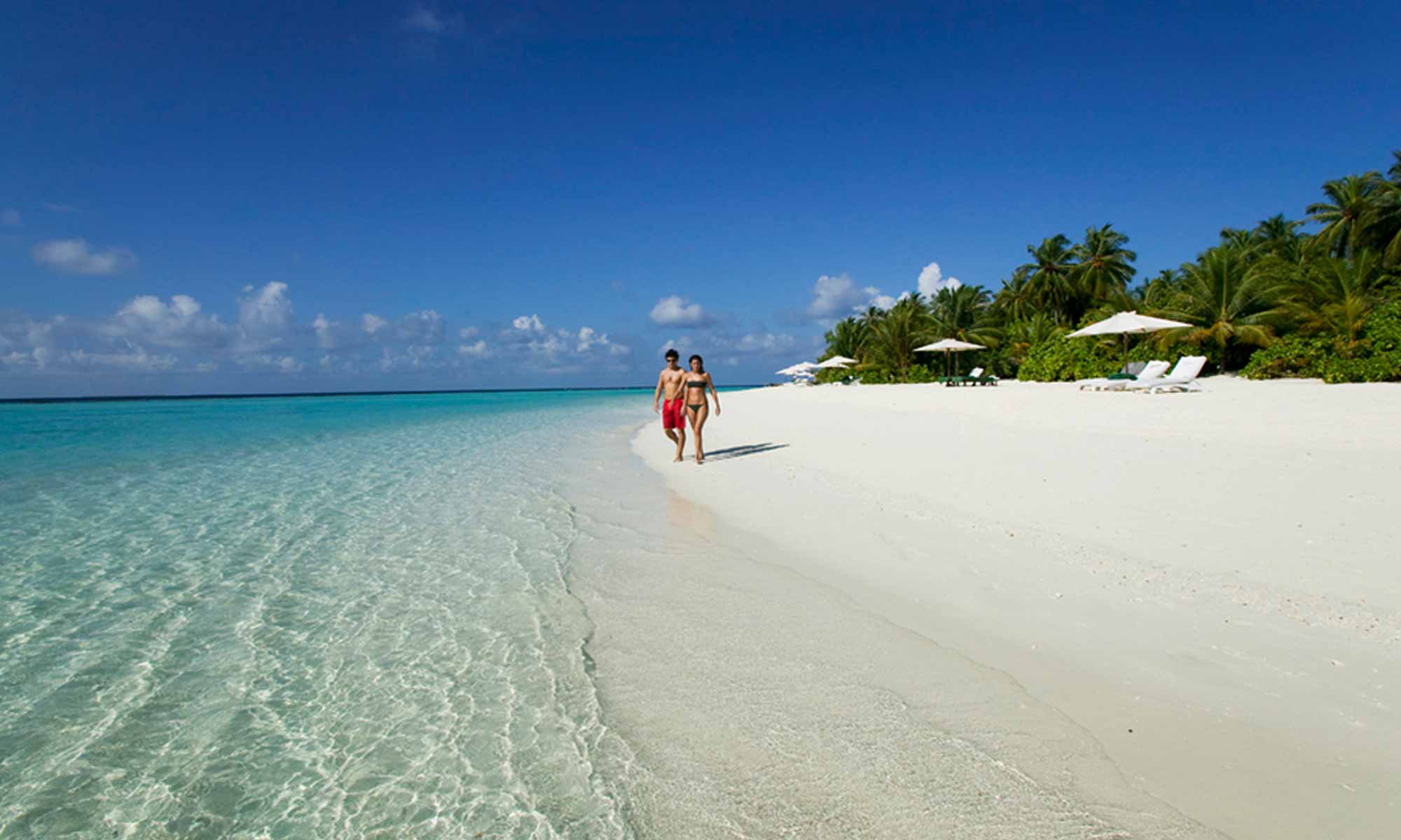 Slow Dive Indischer Ozean Malediven Vakarufalhi Island Resort Strand