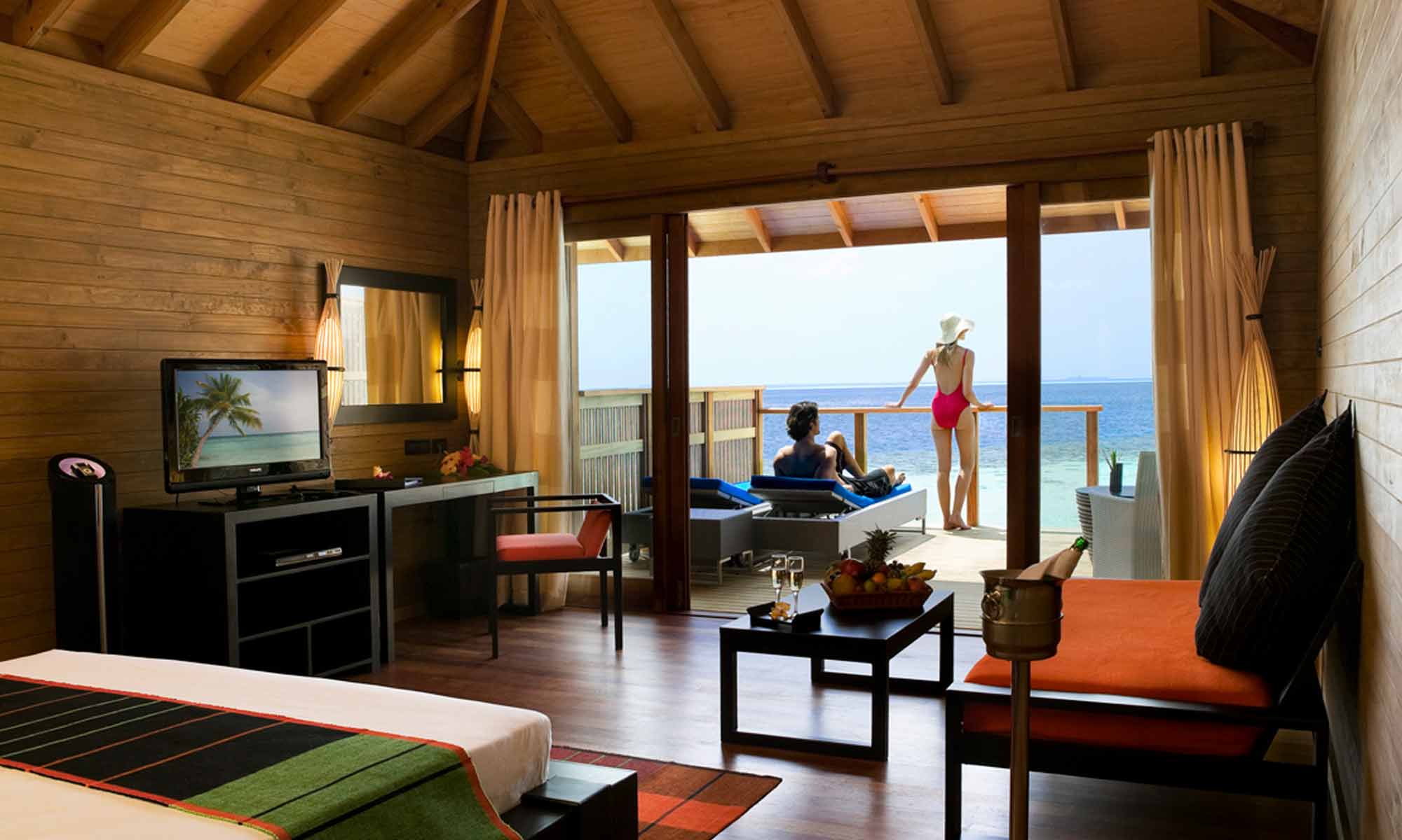 Slow Dive Indischer Ozean Malediven Vilamendhoo Island Resort Oceanfront Bungalow