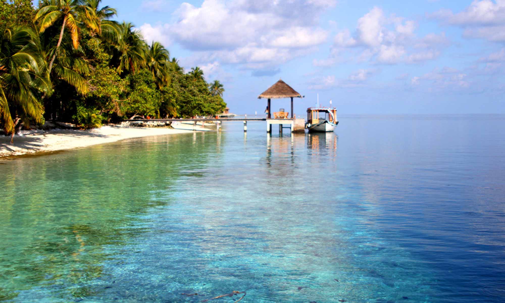 Slow Dive Indischer Ozean Malediven Vilamendhoo Island Resort Strandboot