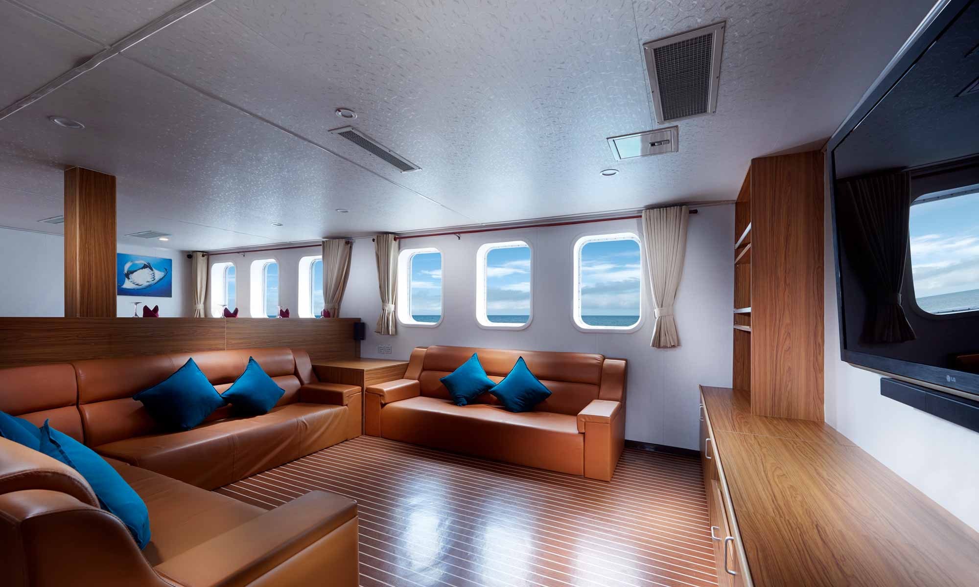 Slow Dive Indopazifik Indonesien New White Manta Saloon