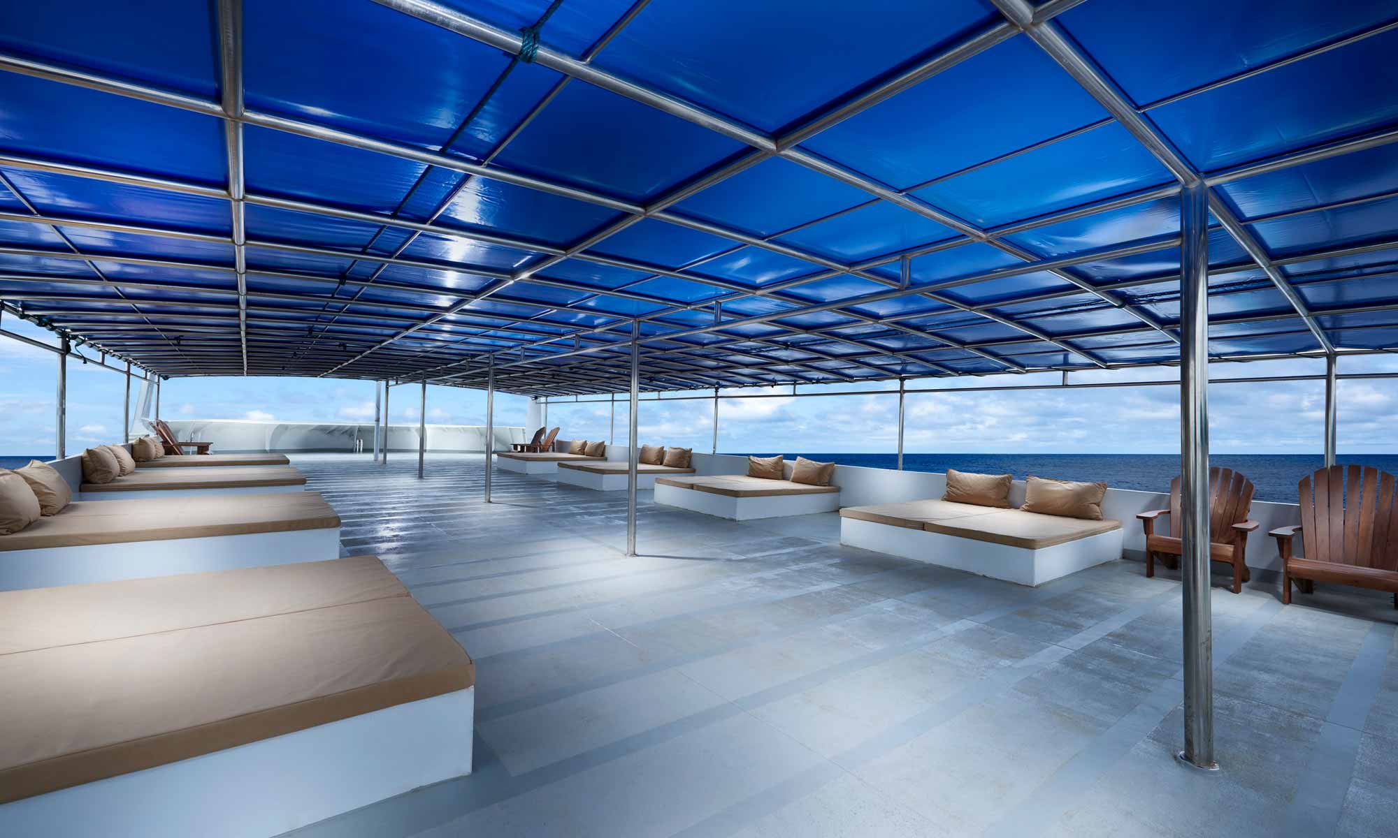 Slow Dive Indopazifik Indonesien New White Manta Sonnendeck