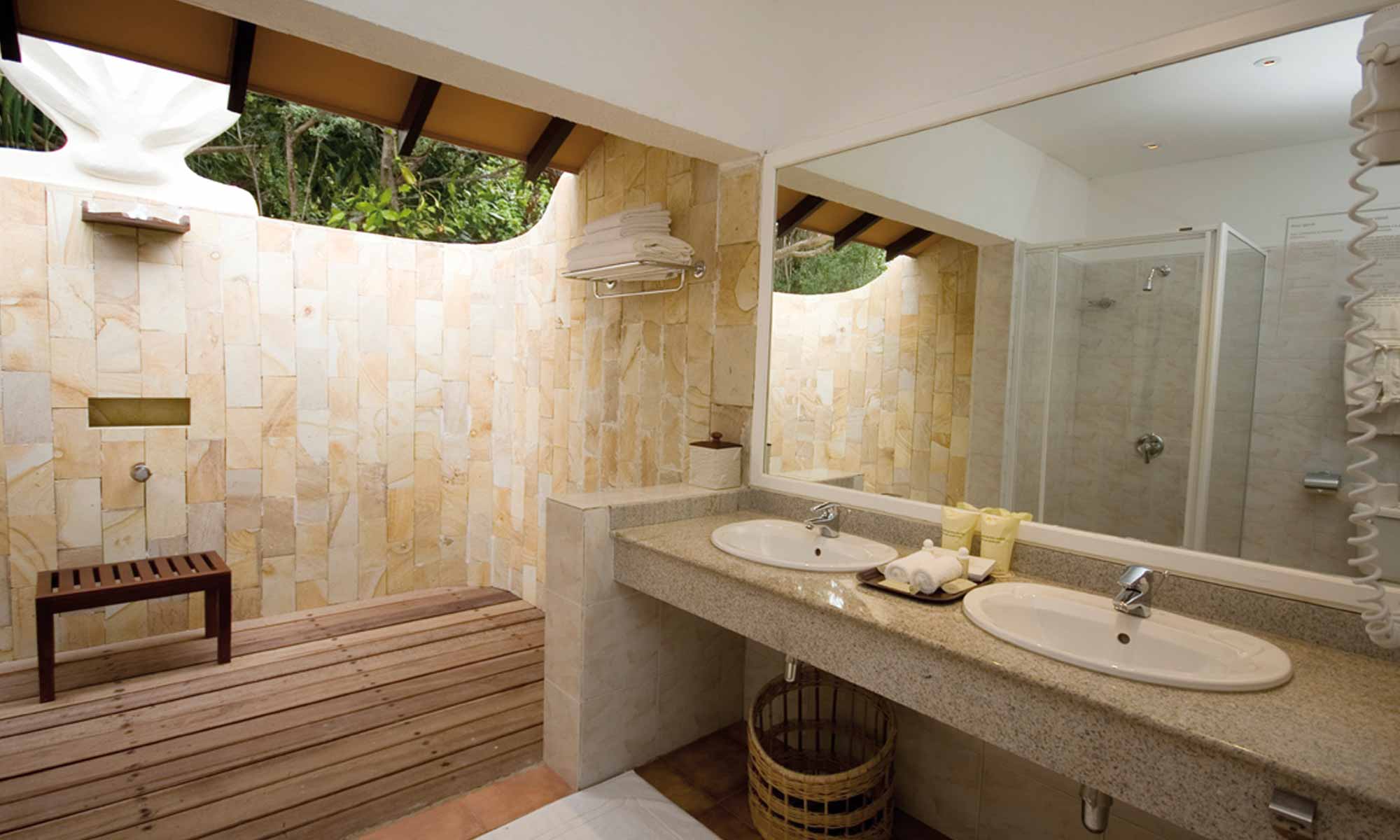 Slow Dive Indischer Ozean Adaaran Resort Meedhupparu Bad