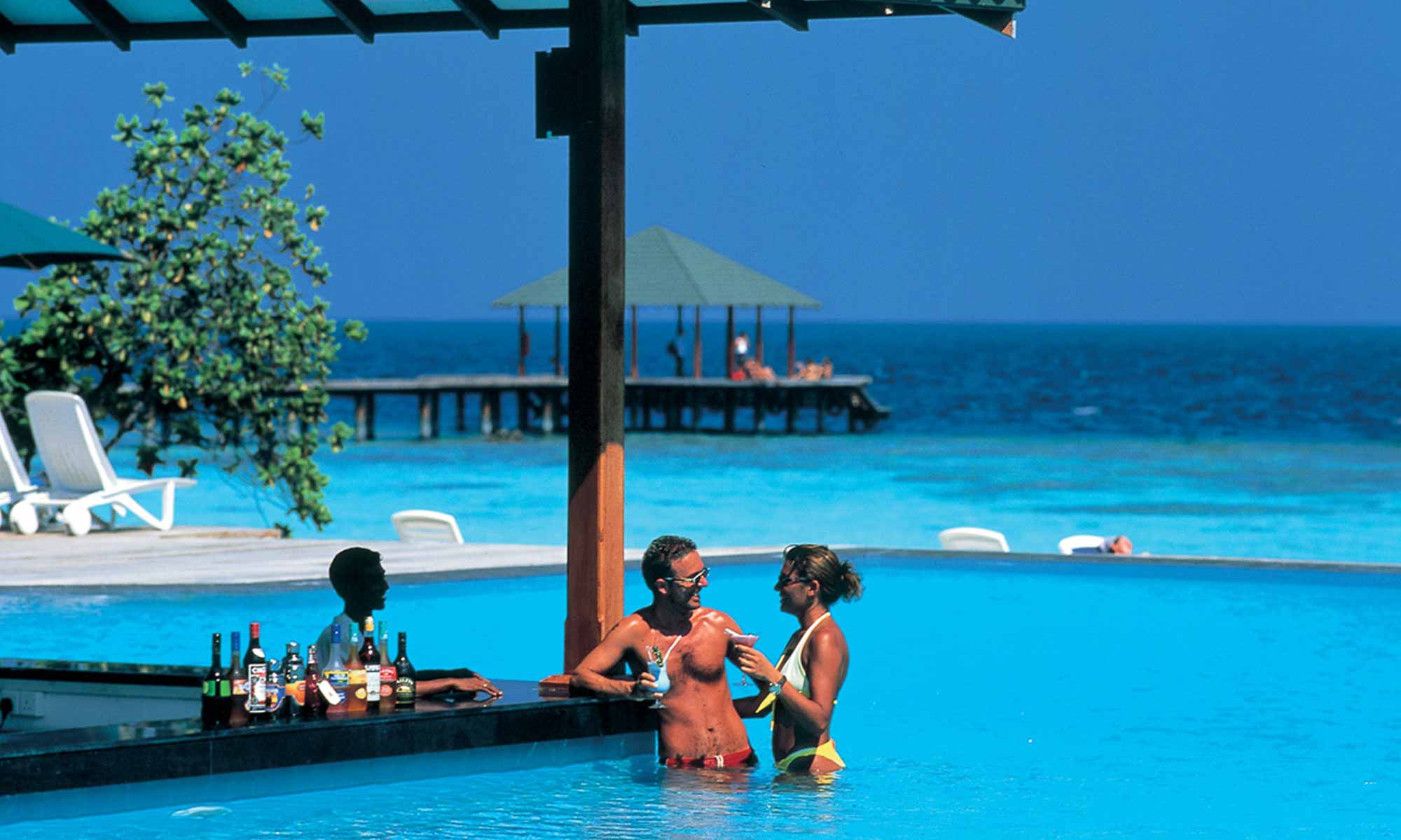 Slow Dive Indischer Ozean Adaaran Resort Meedhupparu Poolbar