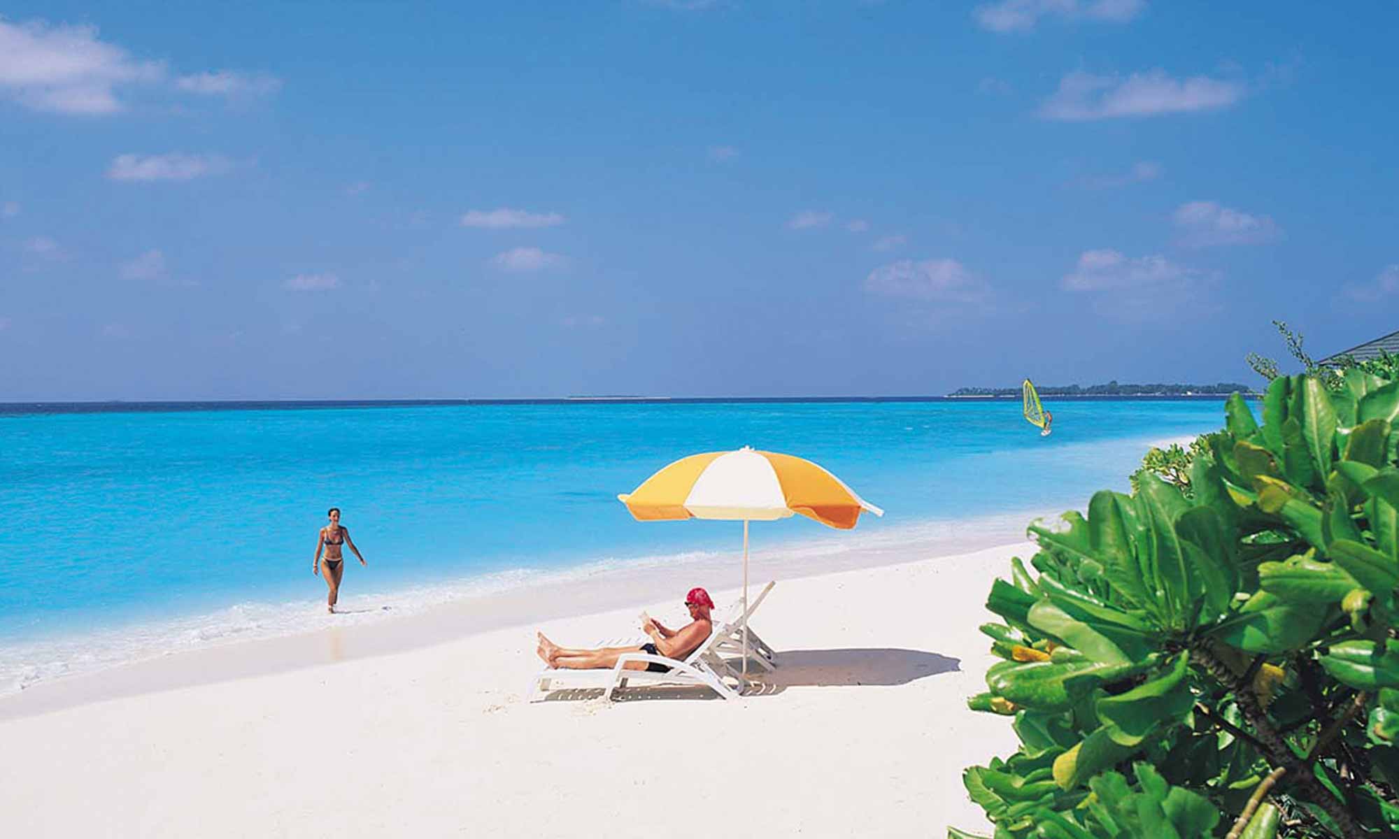 Slow Dive Indischer Ozean Adaaran Resort Meedhupparu Strand