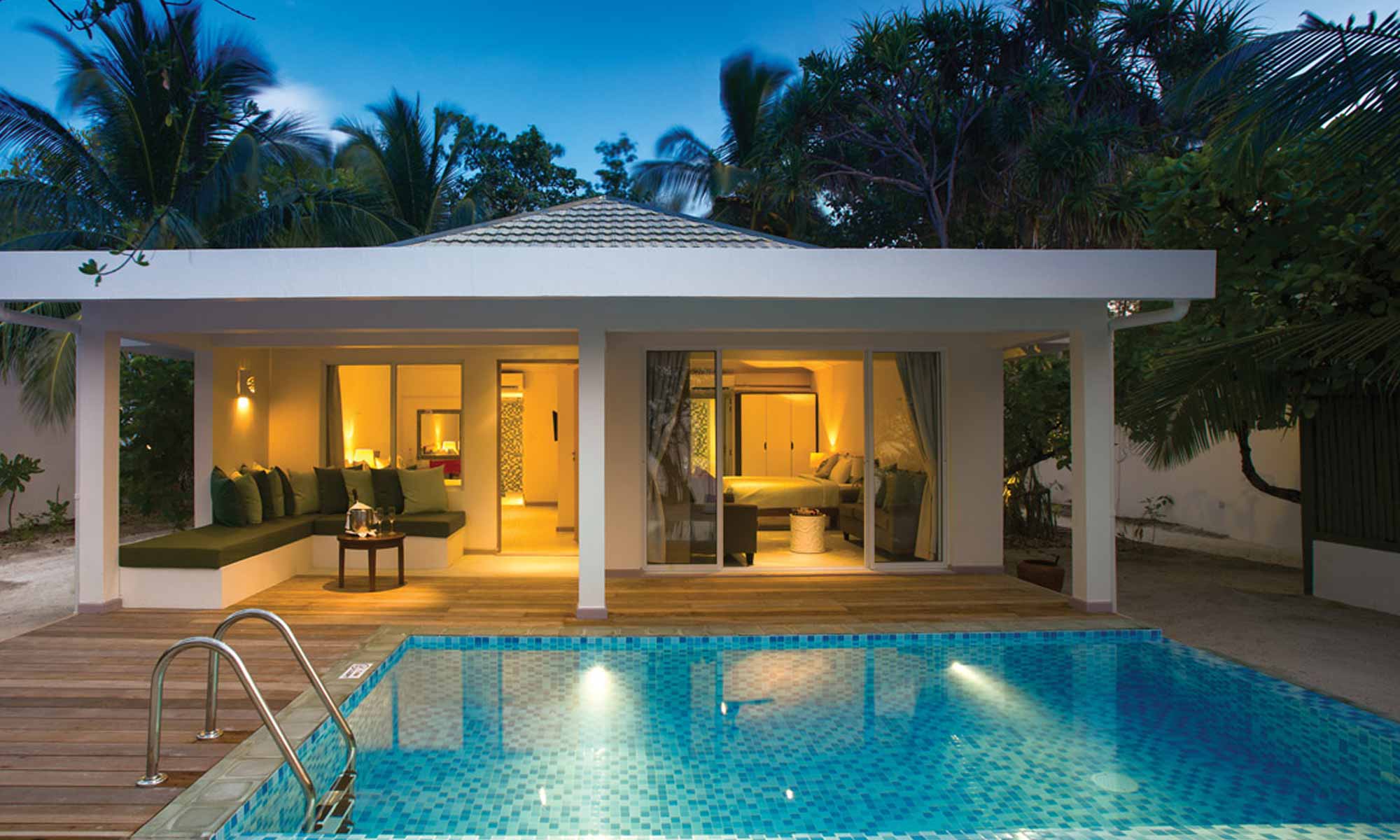 Slow Dive Indischer Ozean Malediven COOEE OBLU at Helengeli Bungalow