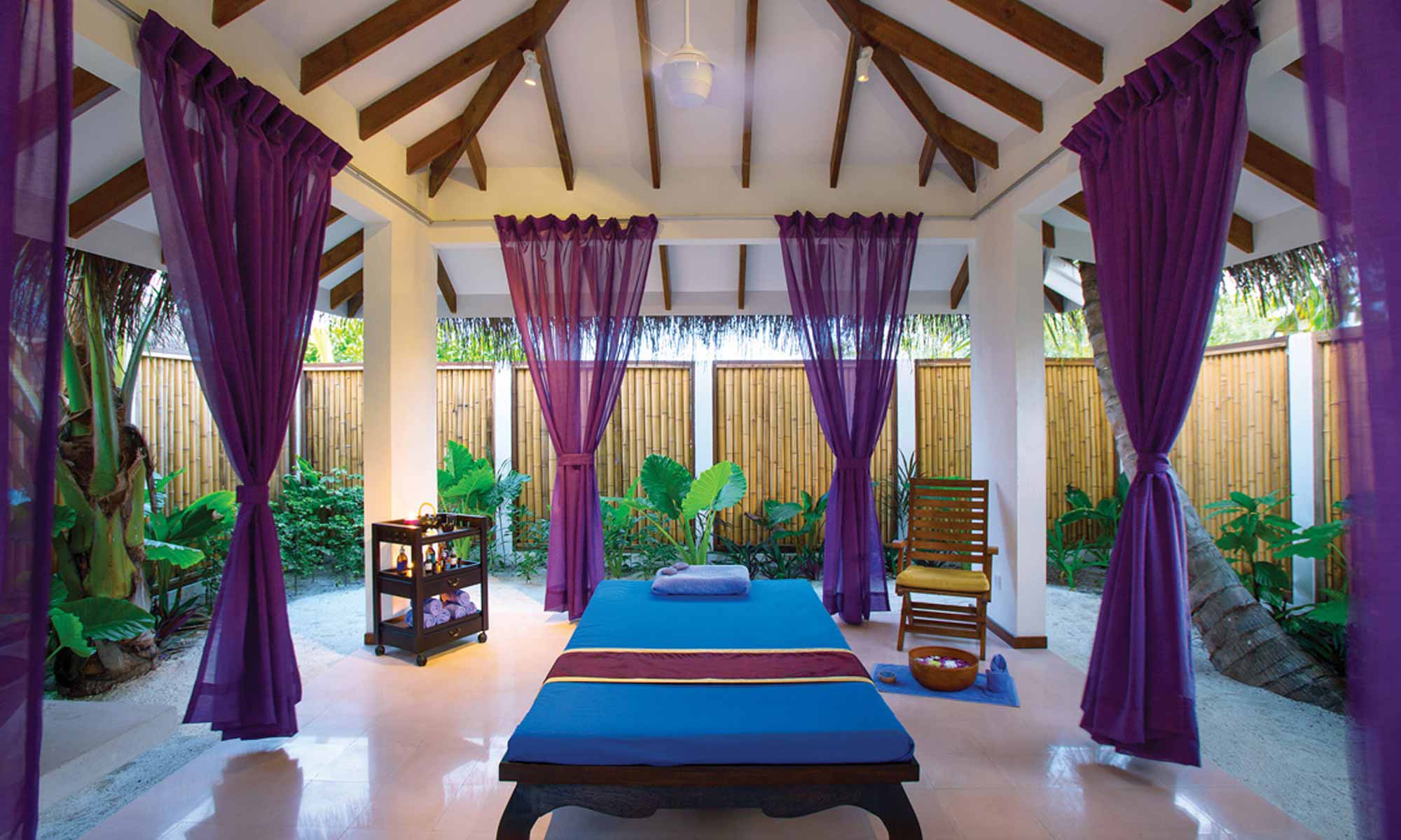 Slow Dive Indischer Ozean Malediven COOEE OBLU at Helengeli Bungalow Massage