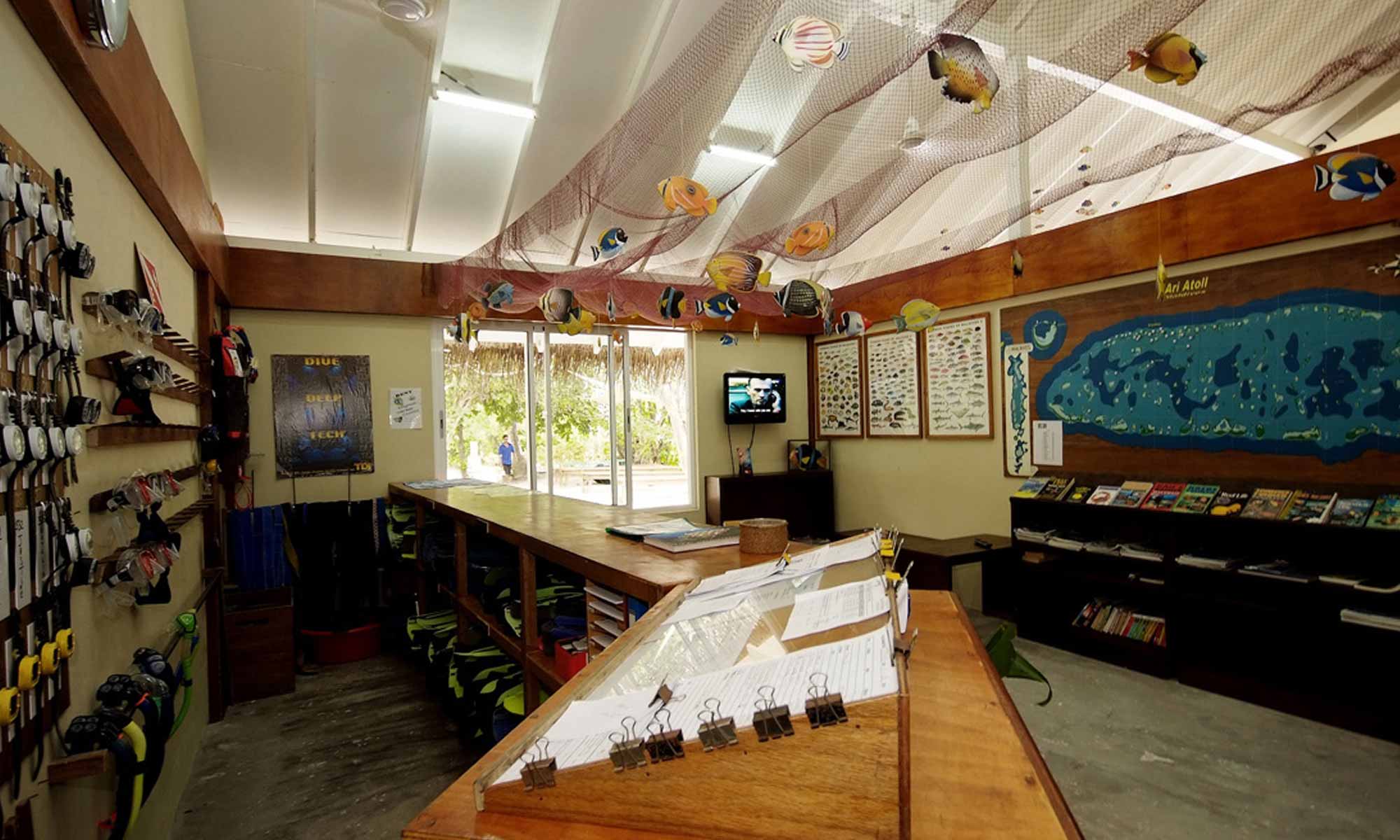 Slow Dive Indischer Ozean Malediven Dive and Sail Ellaidhoo