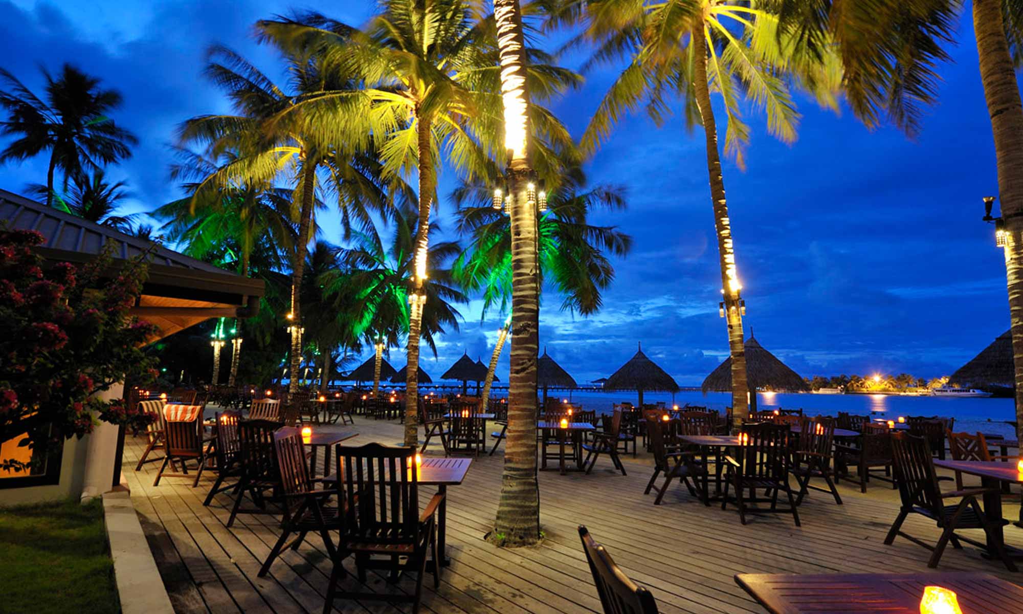 Slow Dive Indischer Ozean Malediven Sun Island Restaurant Abends