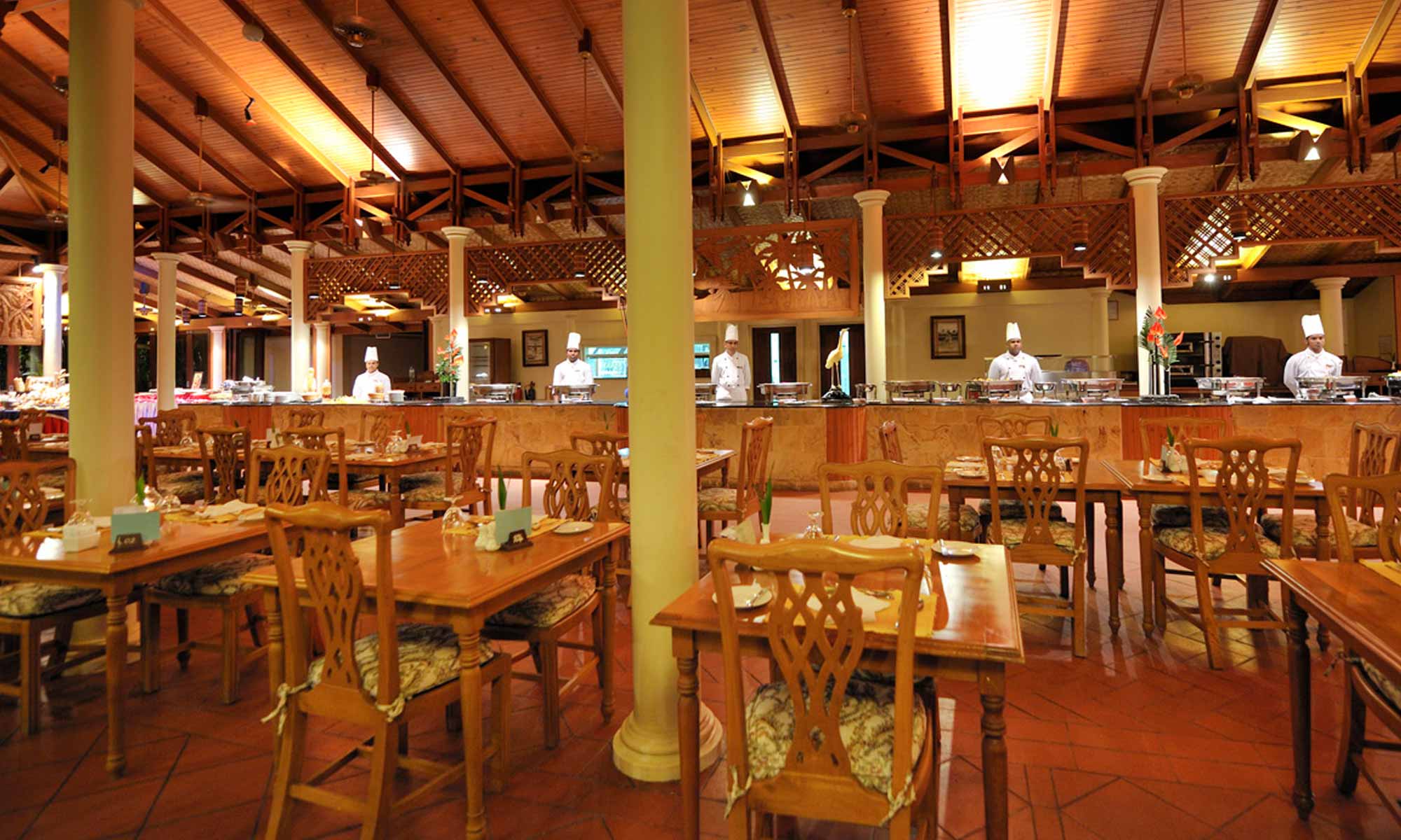 Slow Dive Indischer Ozean Malediven Royal Island Resort Restaurant