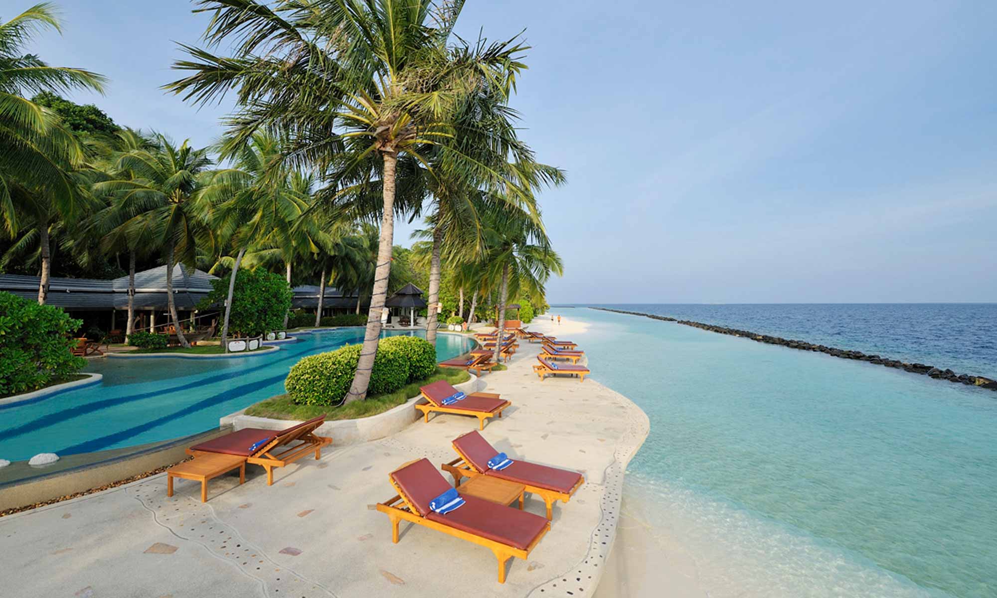 Slow Dive Indischer Ozean Malediven Royal Island Resort Swimmingpool